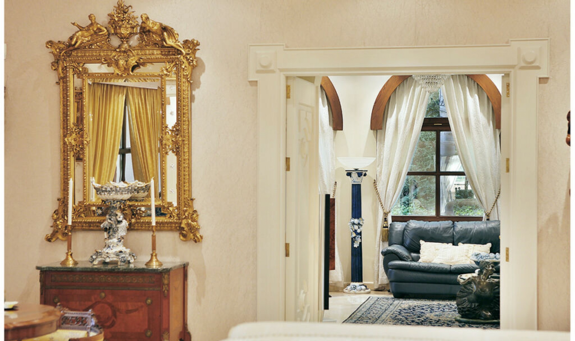 Resale - House -
Nueva Andalucía