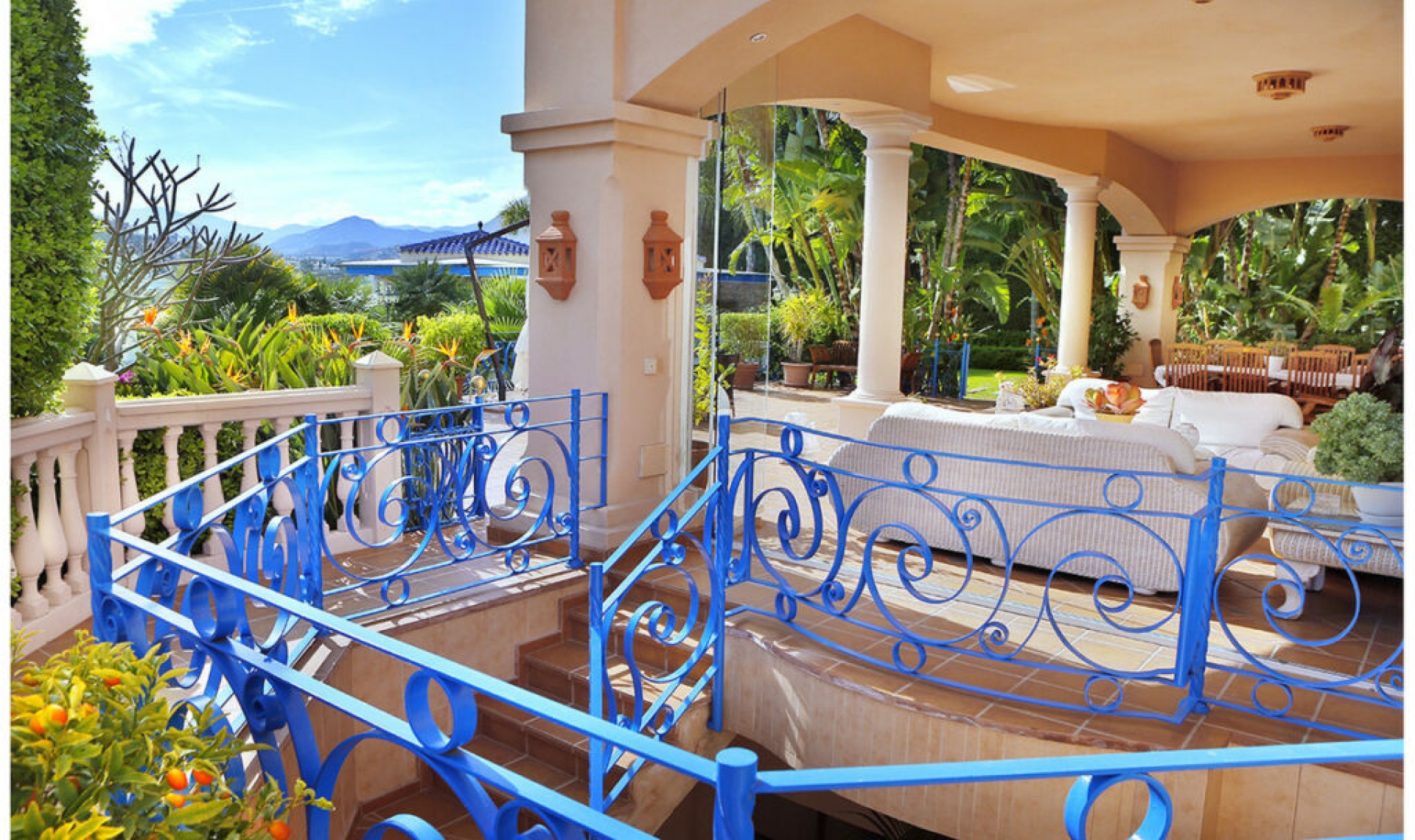 Resale - House -
Nueva Andalucía