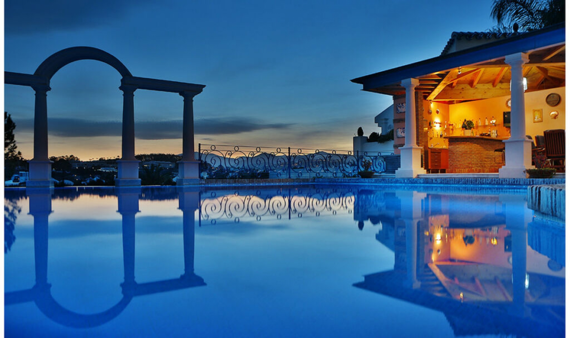 Resale - House -
Nueva Andalucía