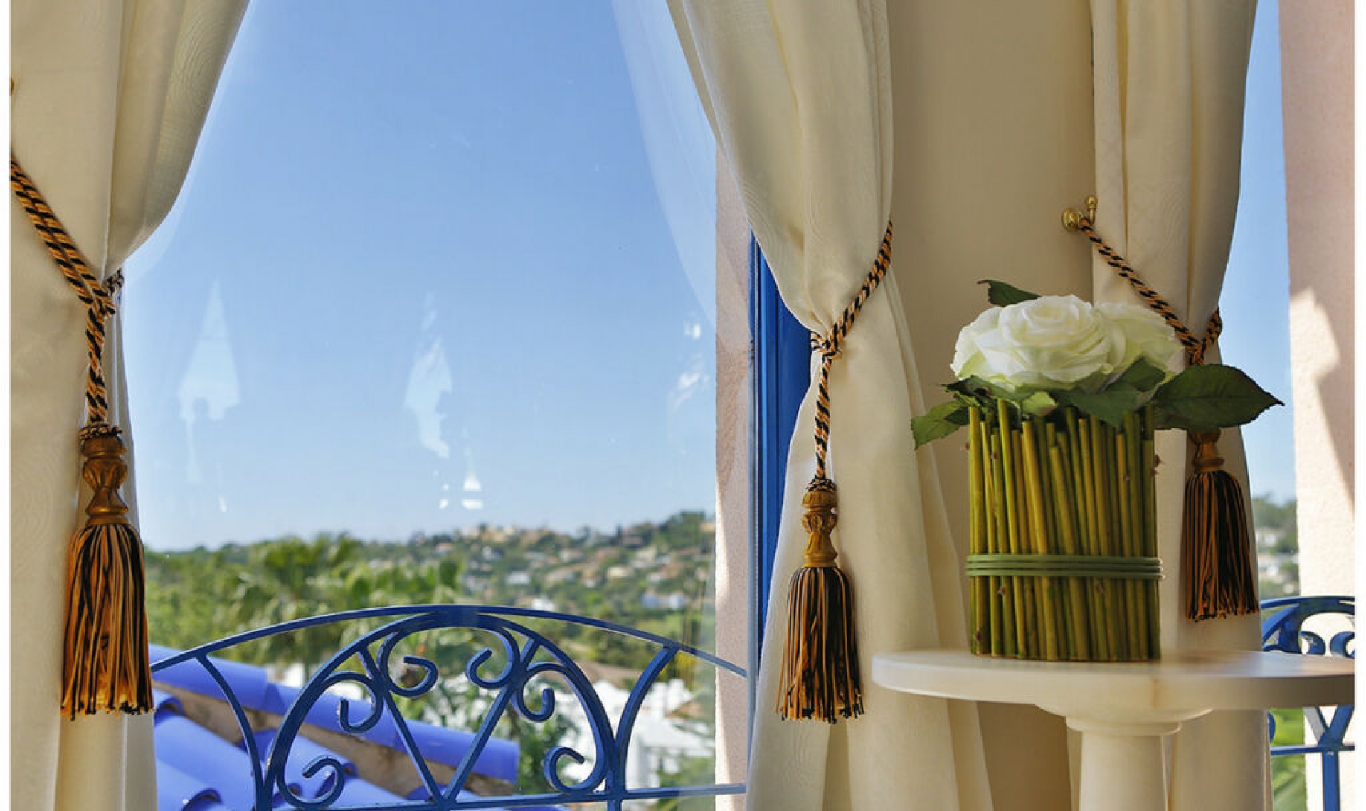 Resale - House -
Nueva Andalucía