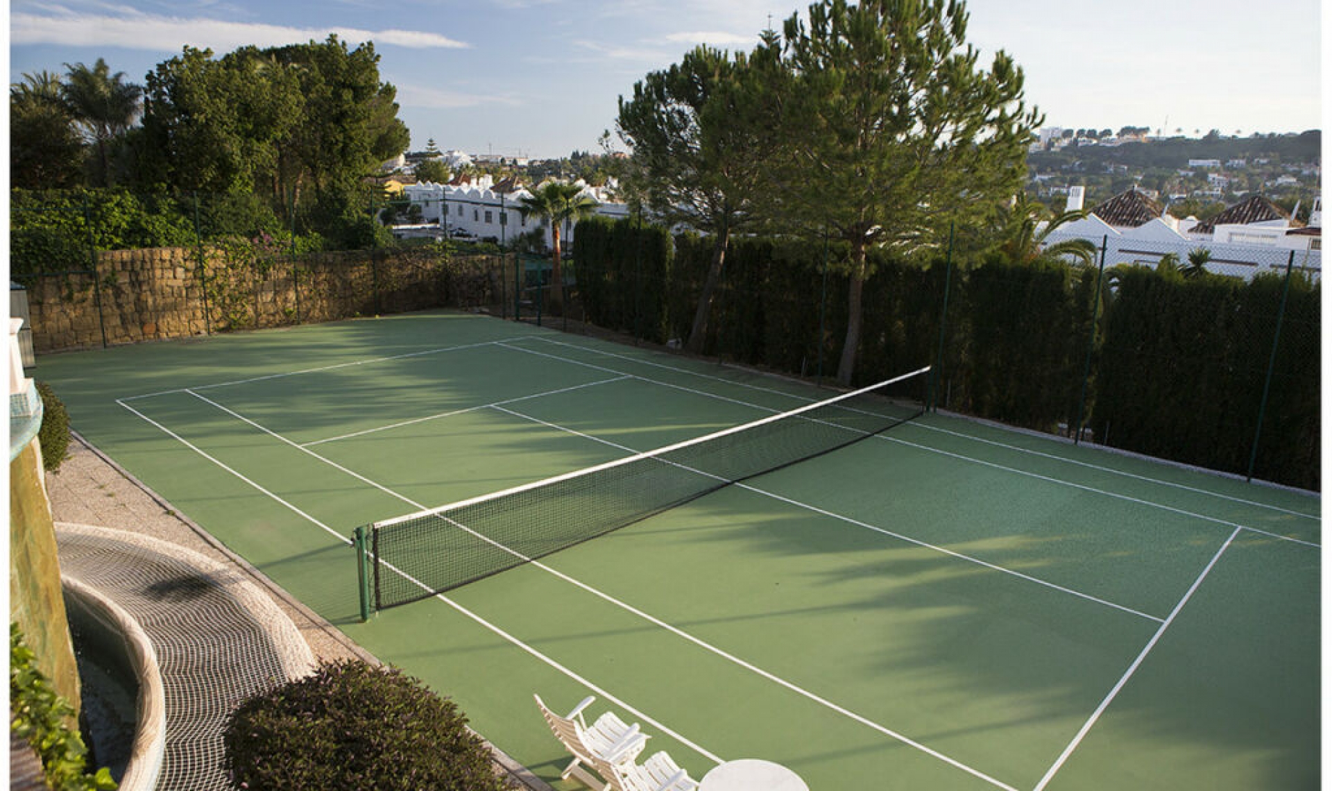 Resale - House -
Nueva Andalucía