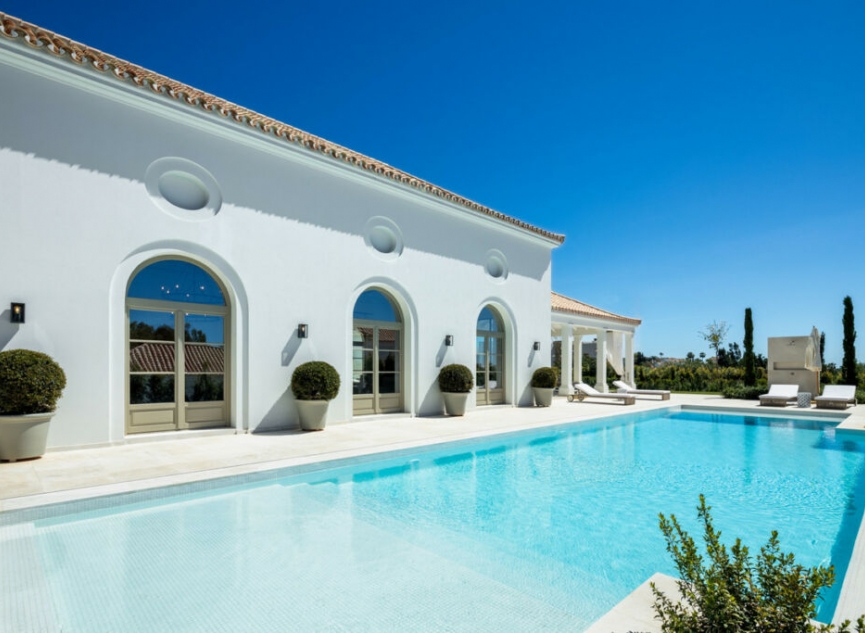 Resale - House -
Nueva Andalucía