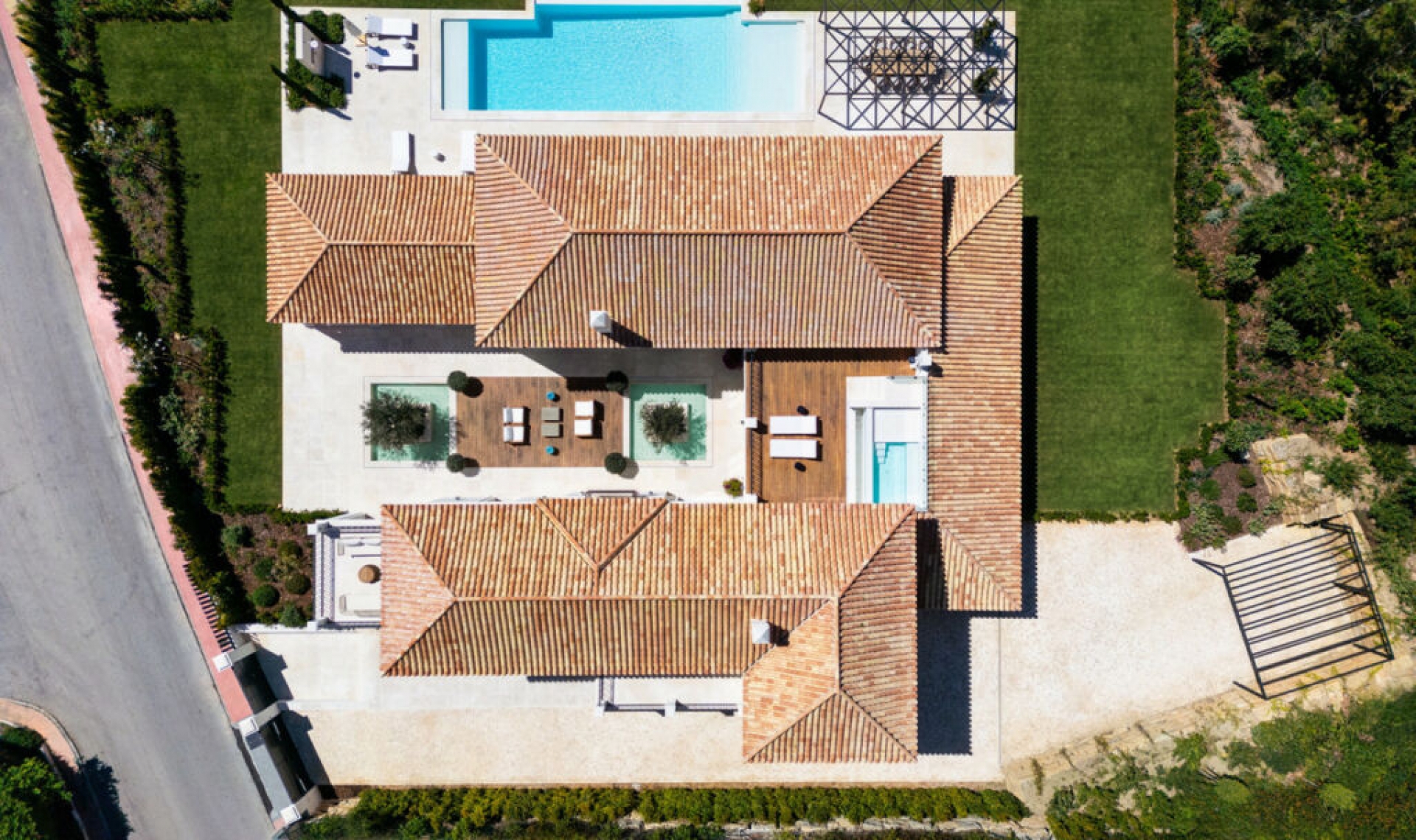 Resale - House -
Nueva Andalucía
