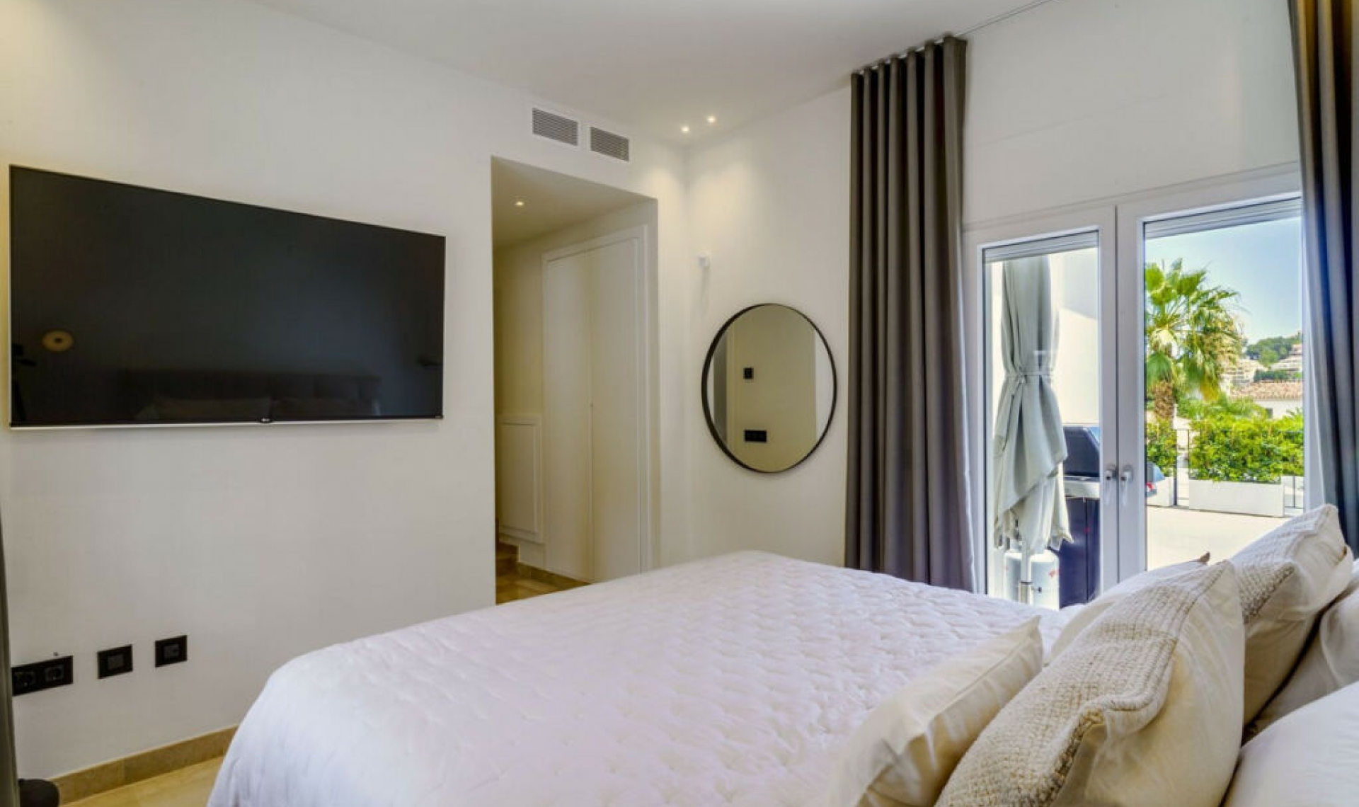 Resale - House -
Nueva Andalucía