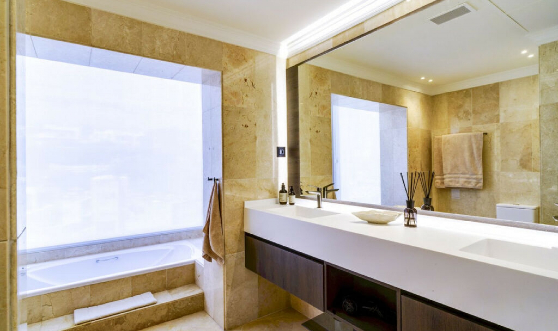 Resale - House -
Nueva Andalucía