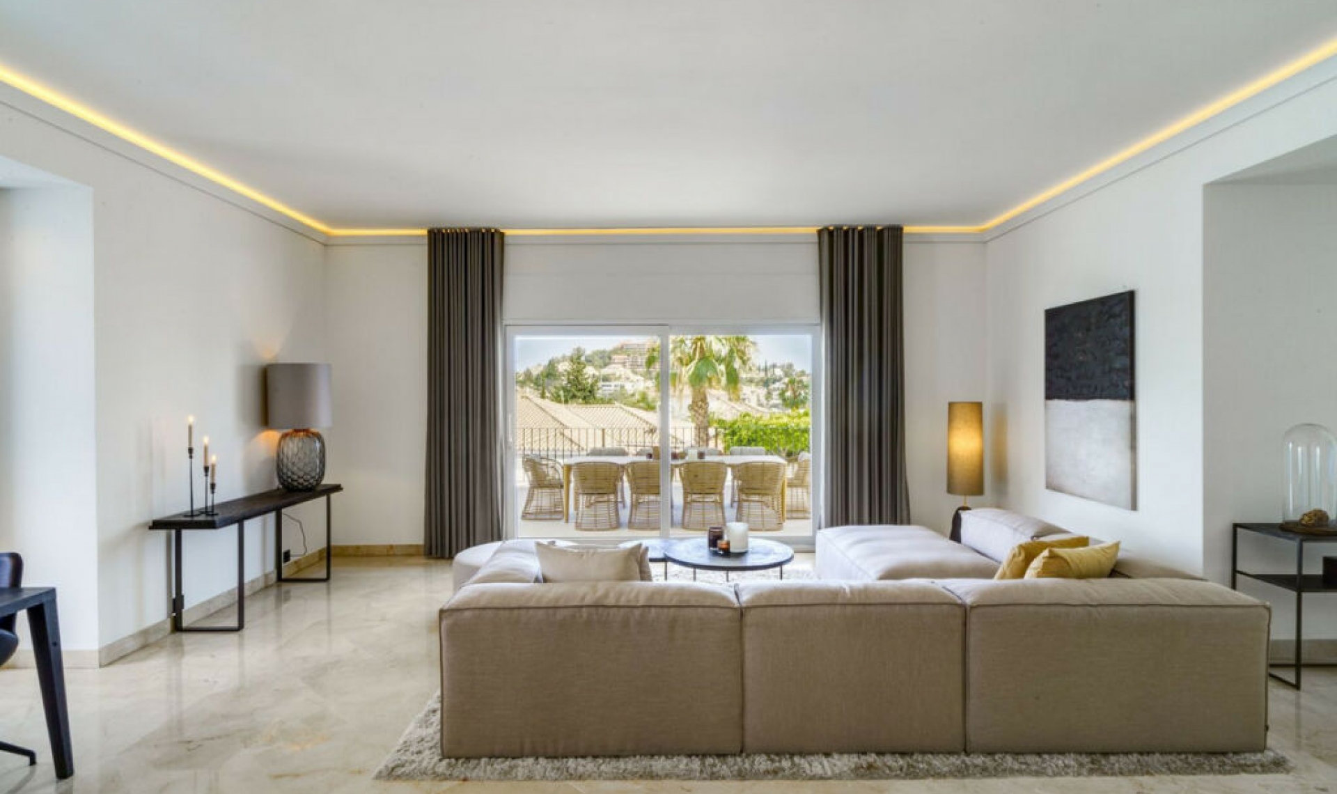 Resale - House -
Nueva Andalucía