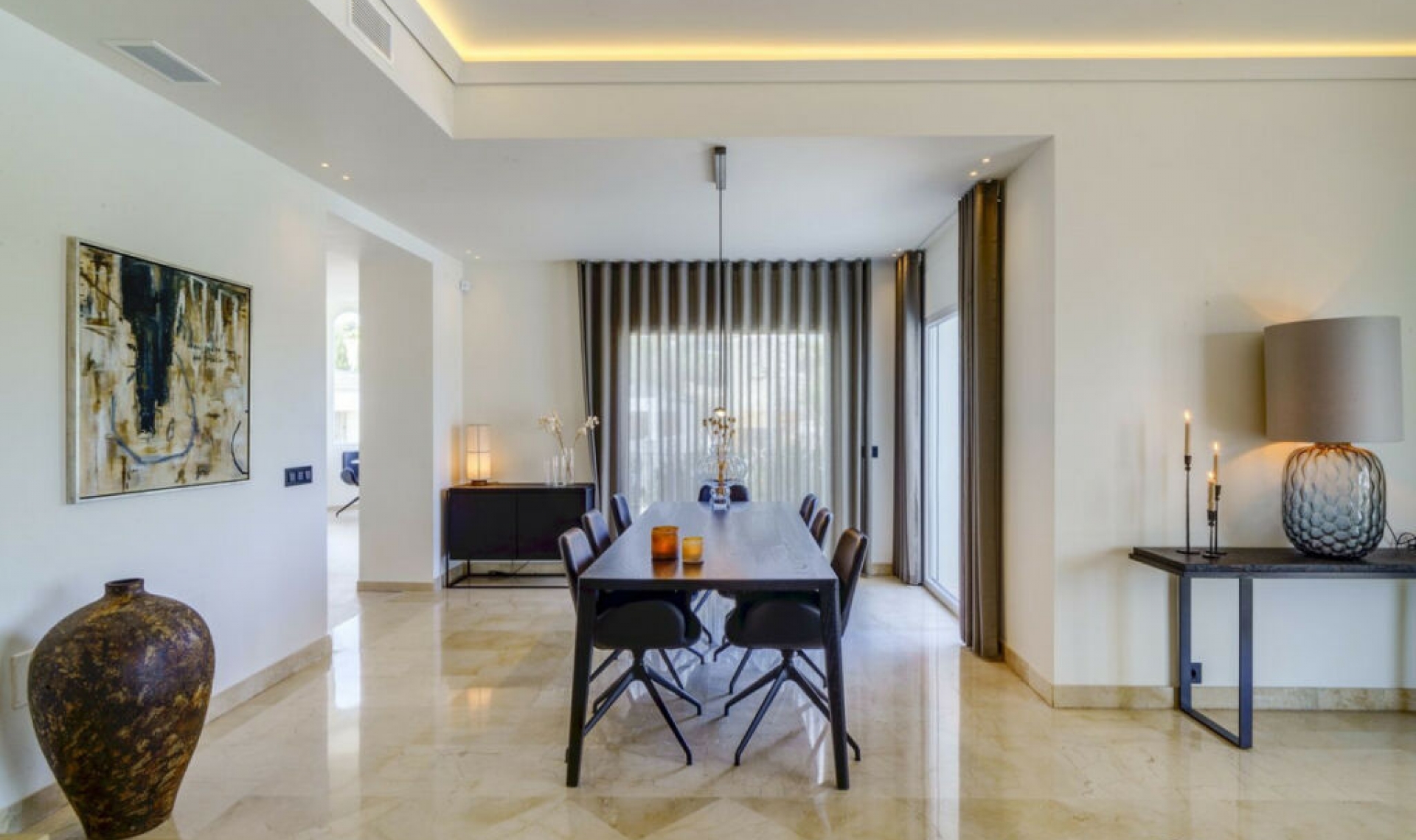 Resale - House -
Nueva Andalucía