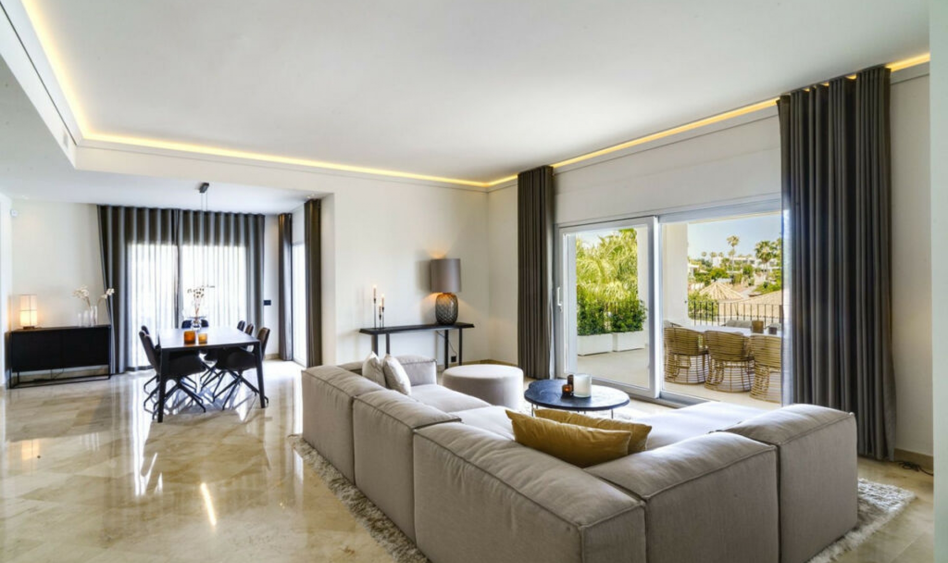 Resale - House -
Nueva Andalucía