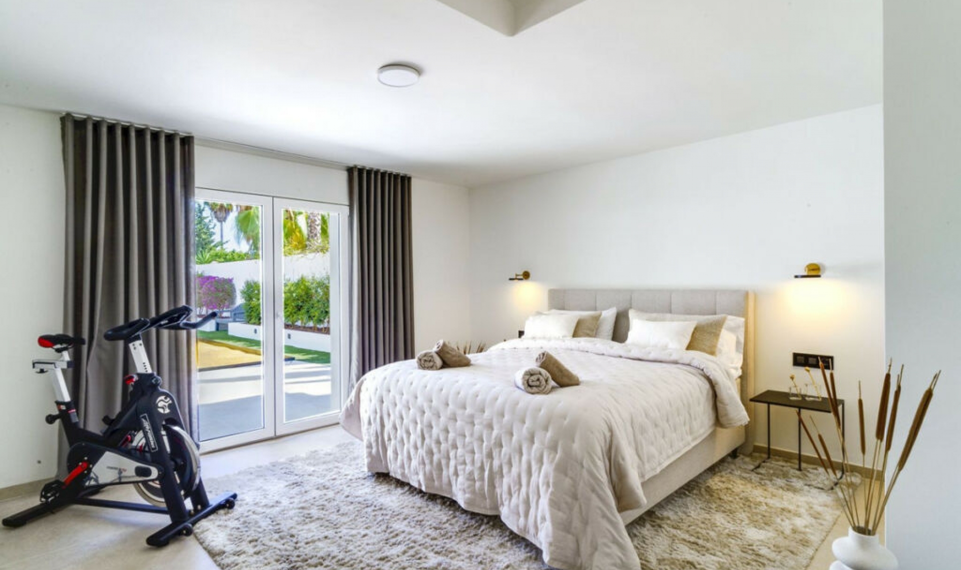 Resale - House -
Nueva Andalucía