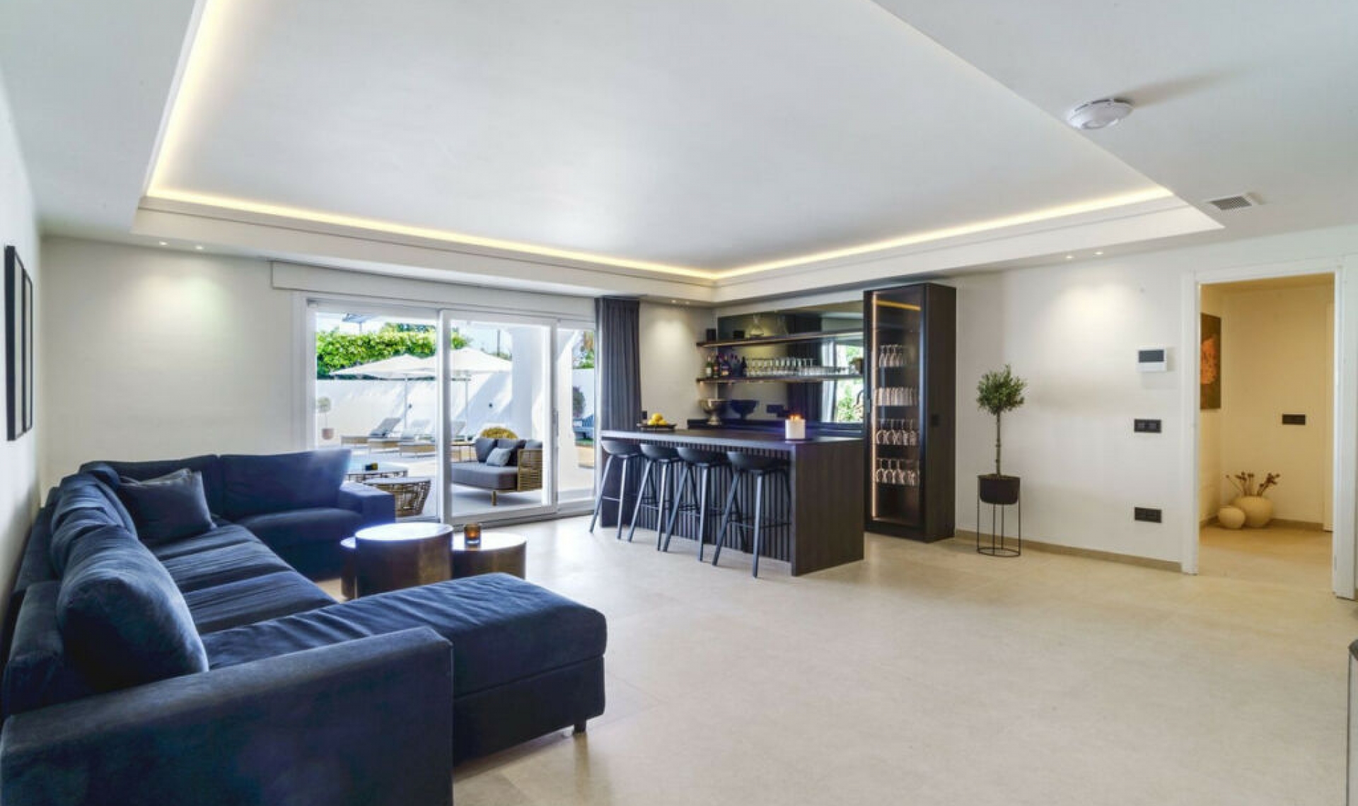 Resale - House -
Nueva Andalucía