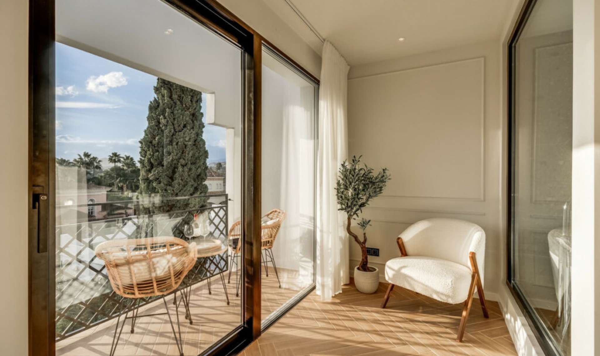 Resale - House -
Nueva Andalucía