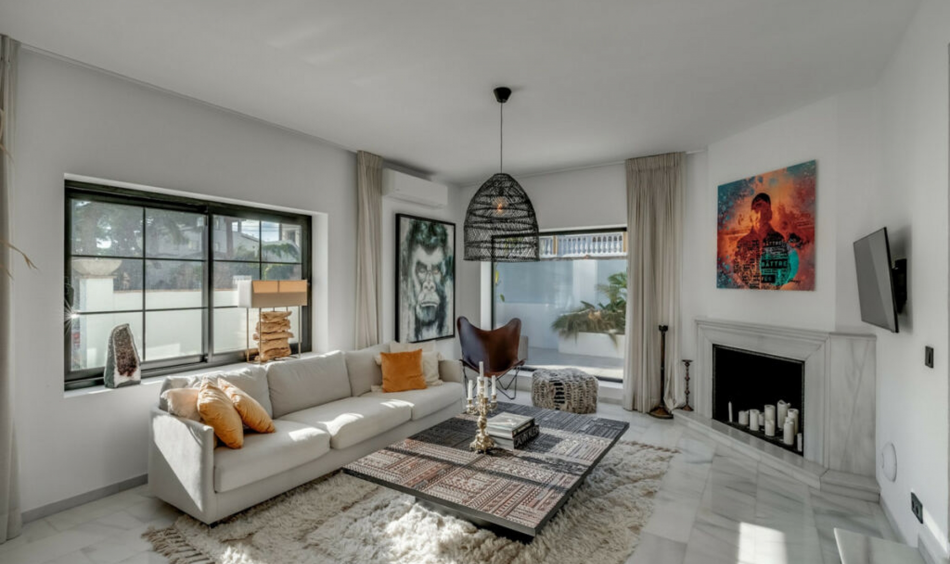 Resale - House -
Nueva Andalucía