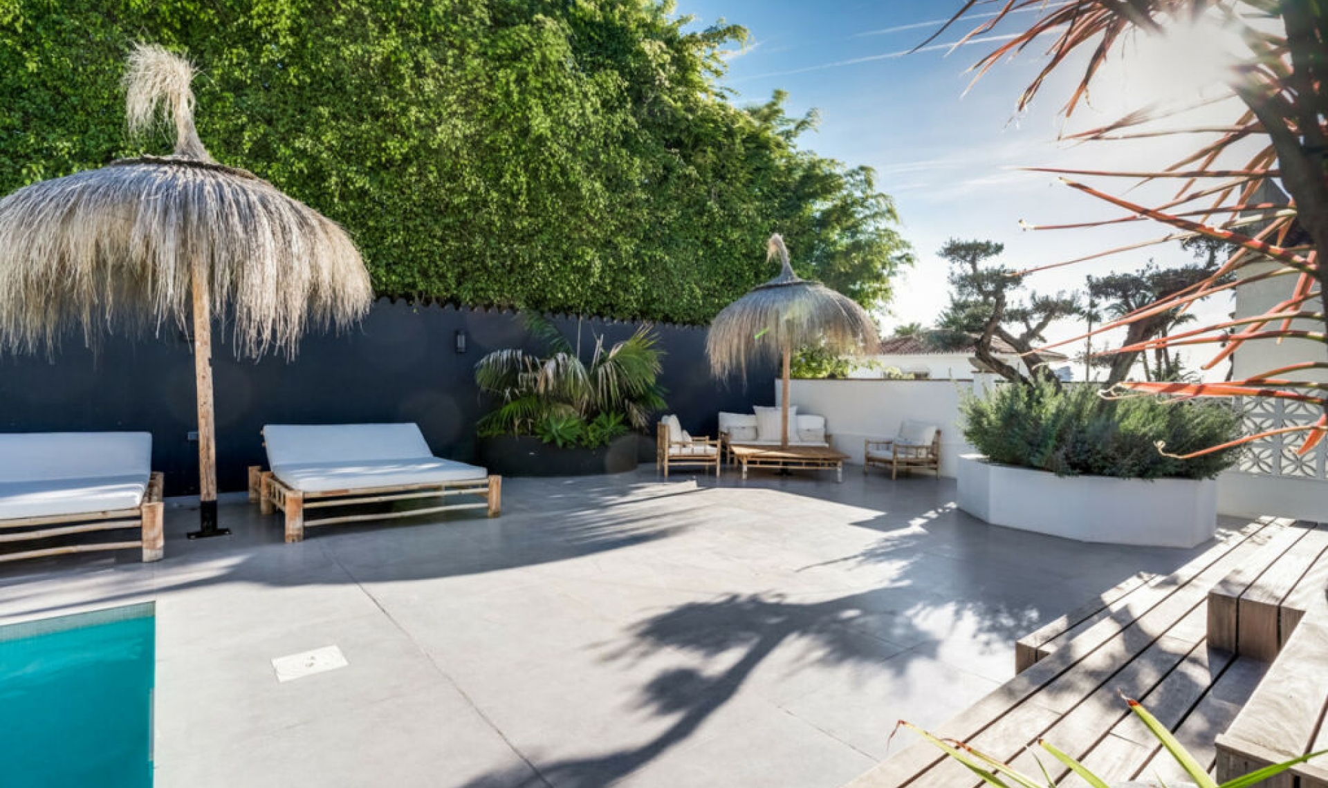Resale - House -
Nueva Andalucía