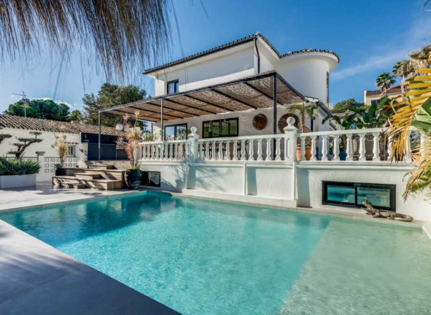 Resale - House -
Nueva Andalucía