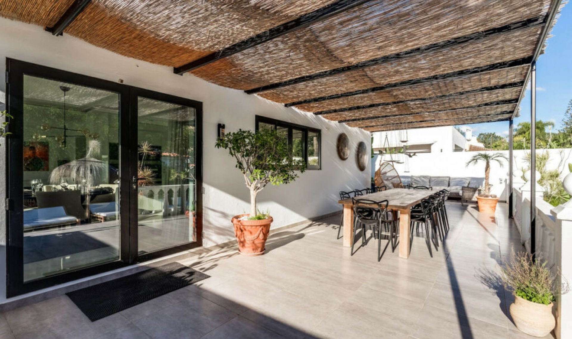 Resale - House -
Nueva Andalucía