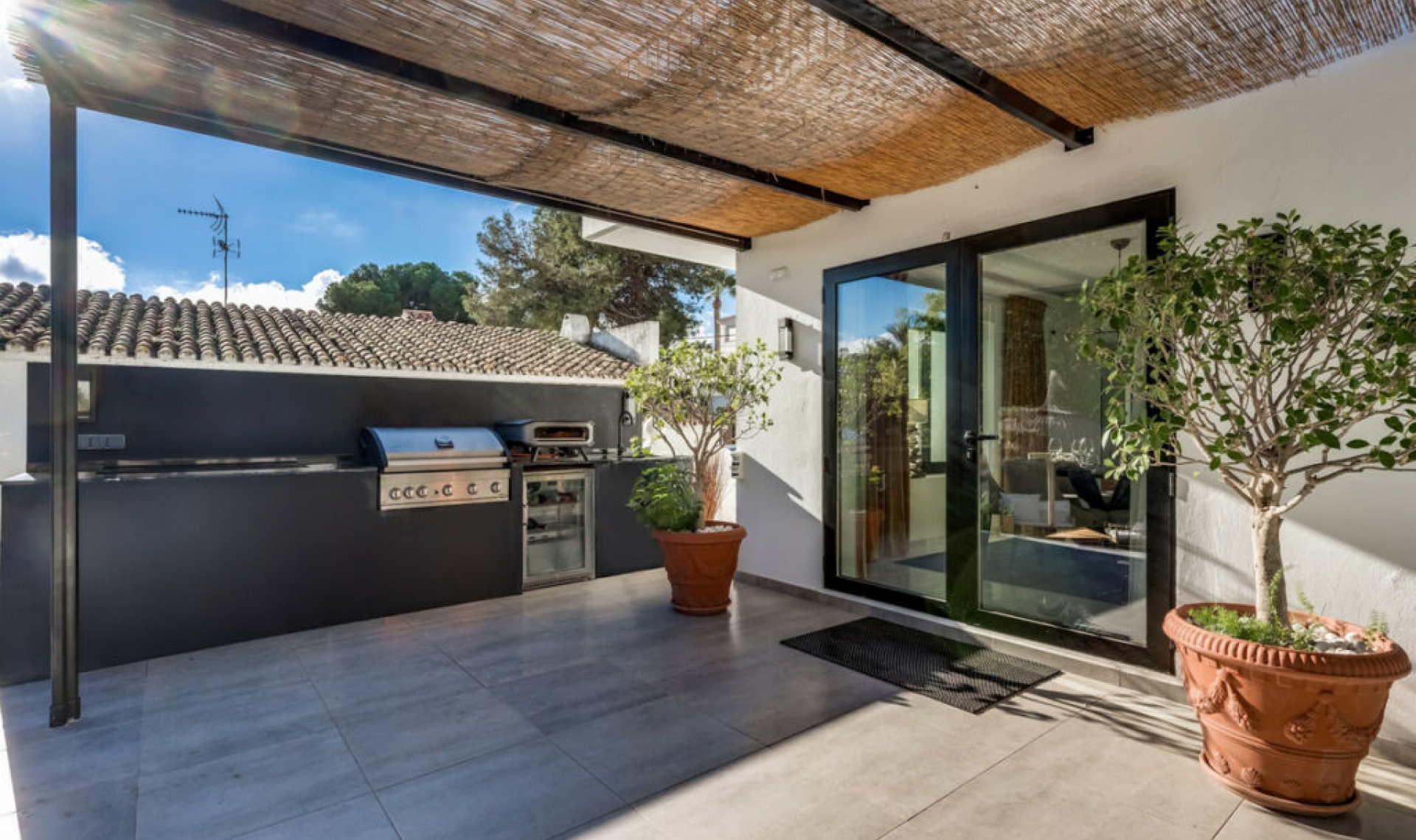 Resale - House -
Nueva Andalucía