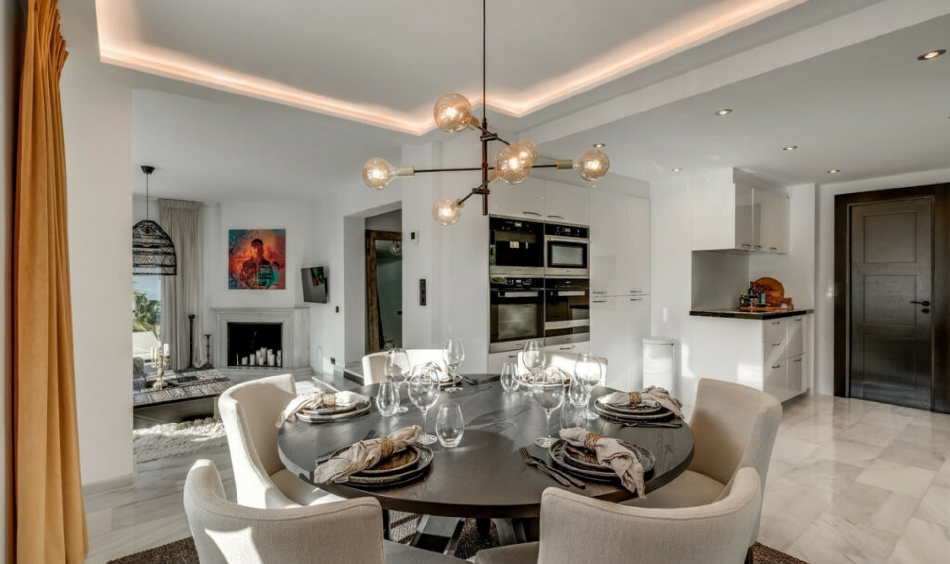 Resale - House -
Nueva Andalucía