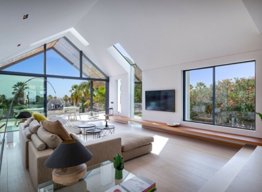 Resale - House -
Nueva Andalucía