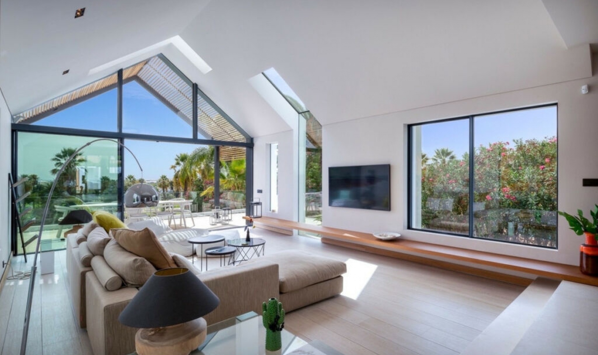 Resale - House -
Nueva Andalucía