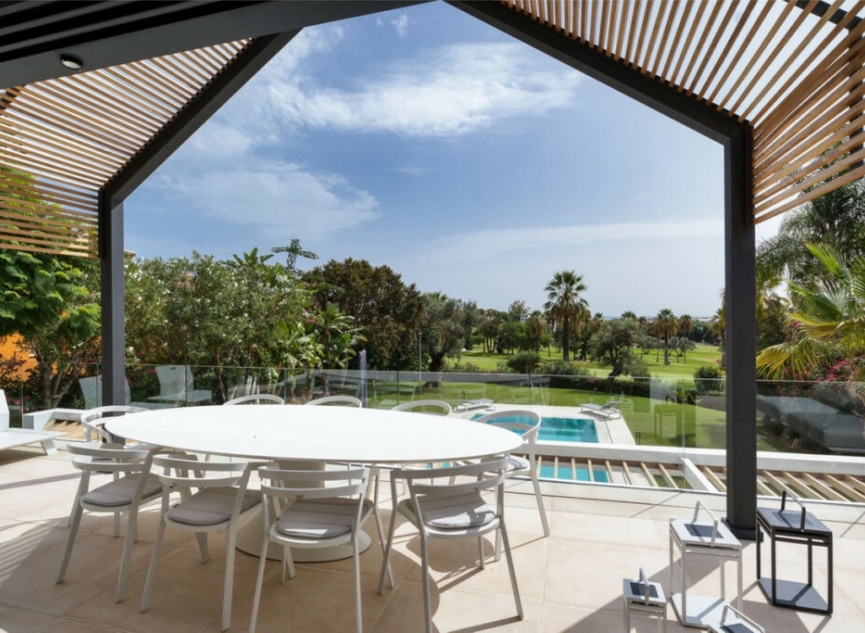 Resale - House -
Nueva Andalucía