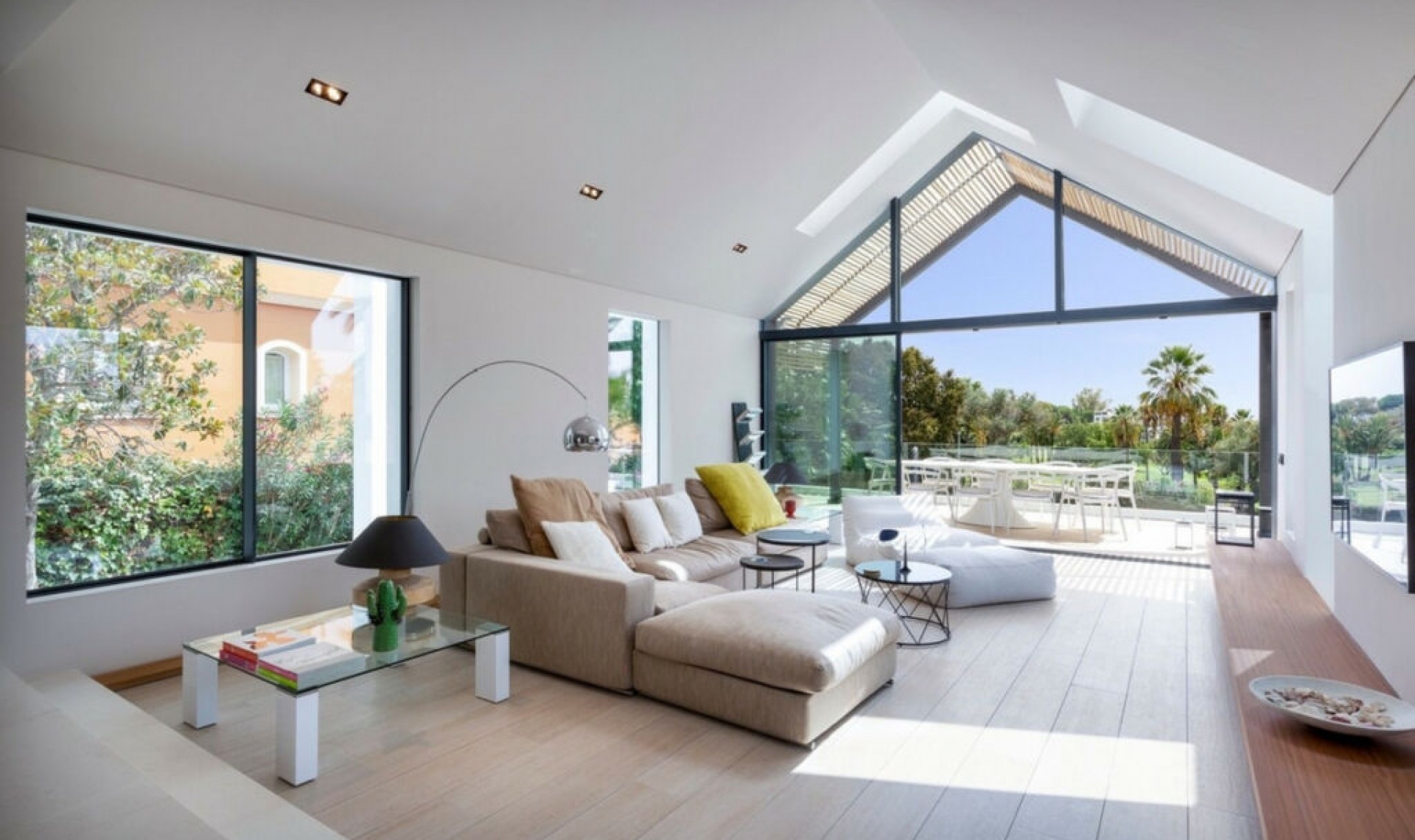 Resale - House -
Nueva Andalucía