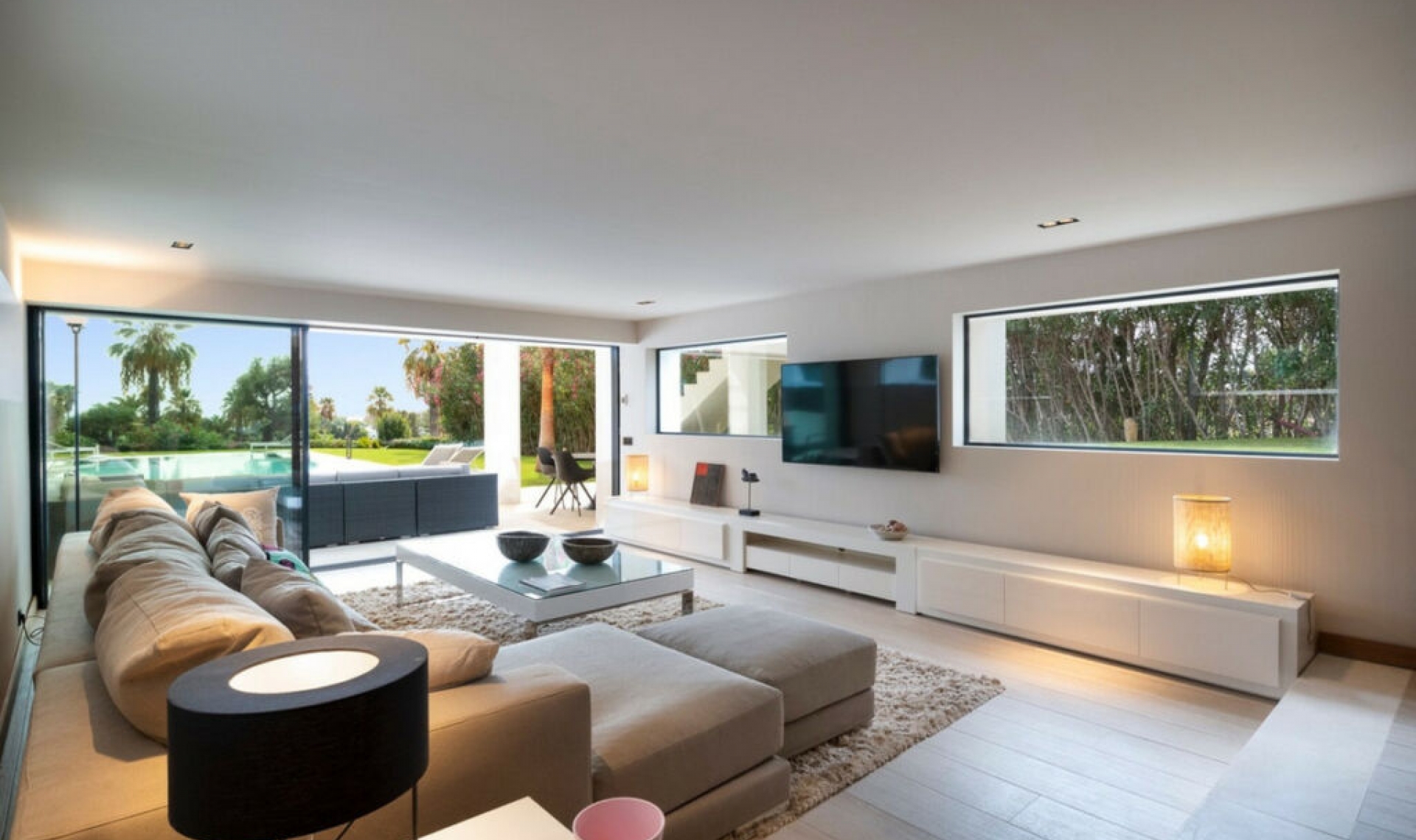 Resale - House -
Nueva Andalucía