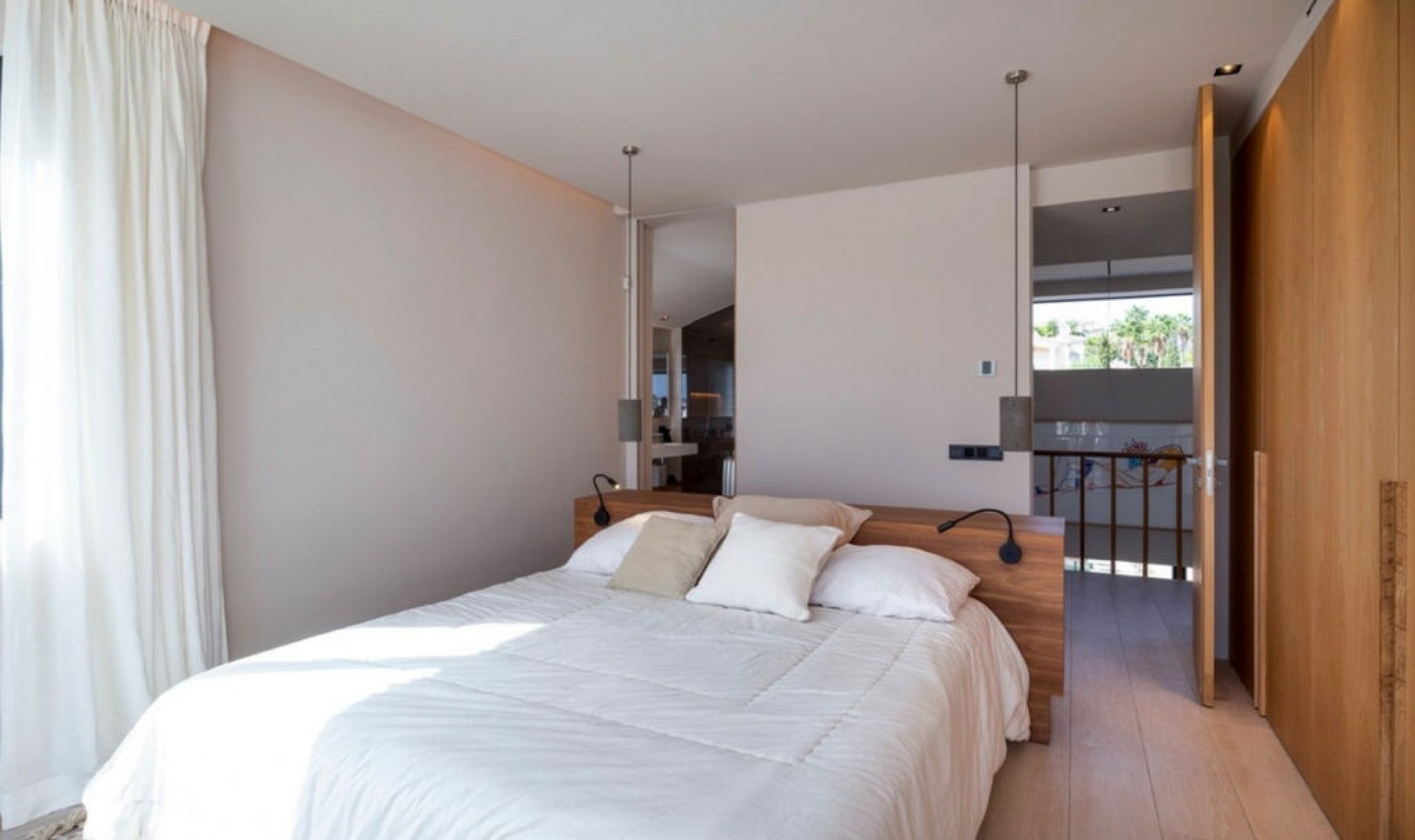 Resale - House -
Nueva Andalucía