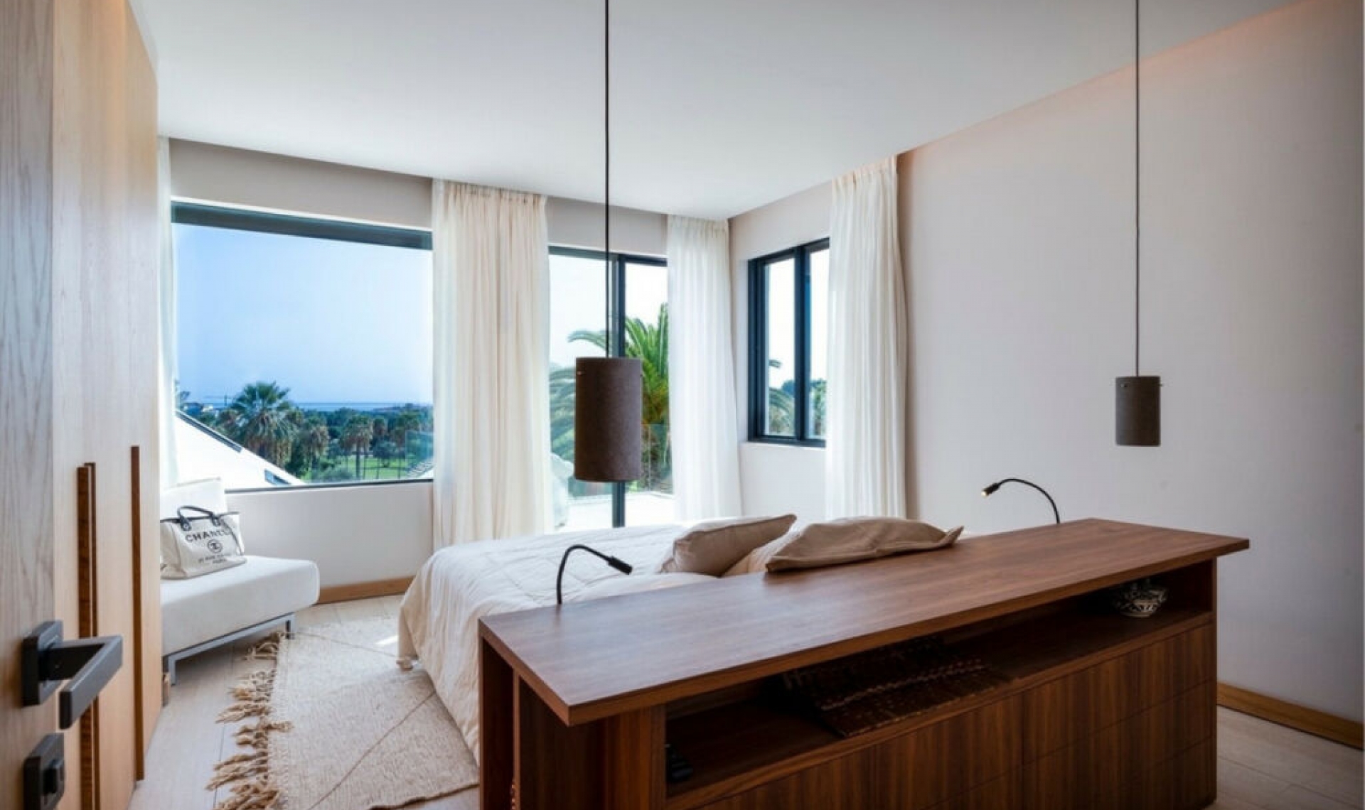 Resale - House -
Nueva Andalucía