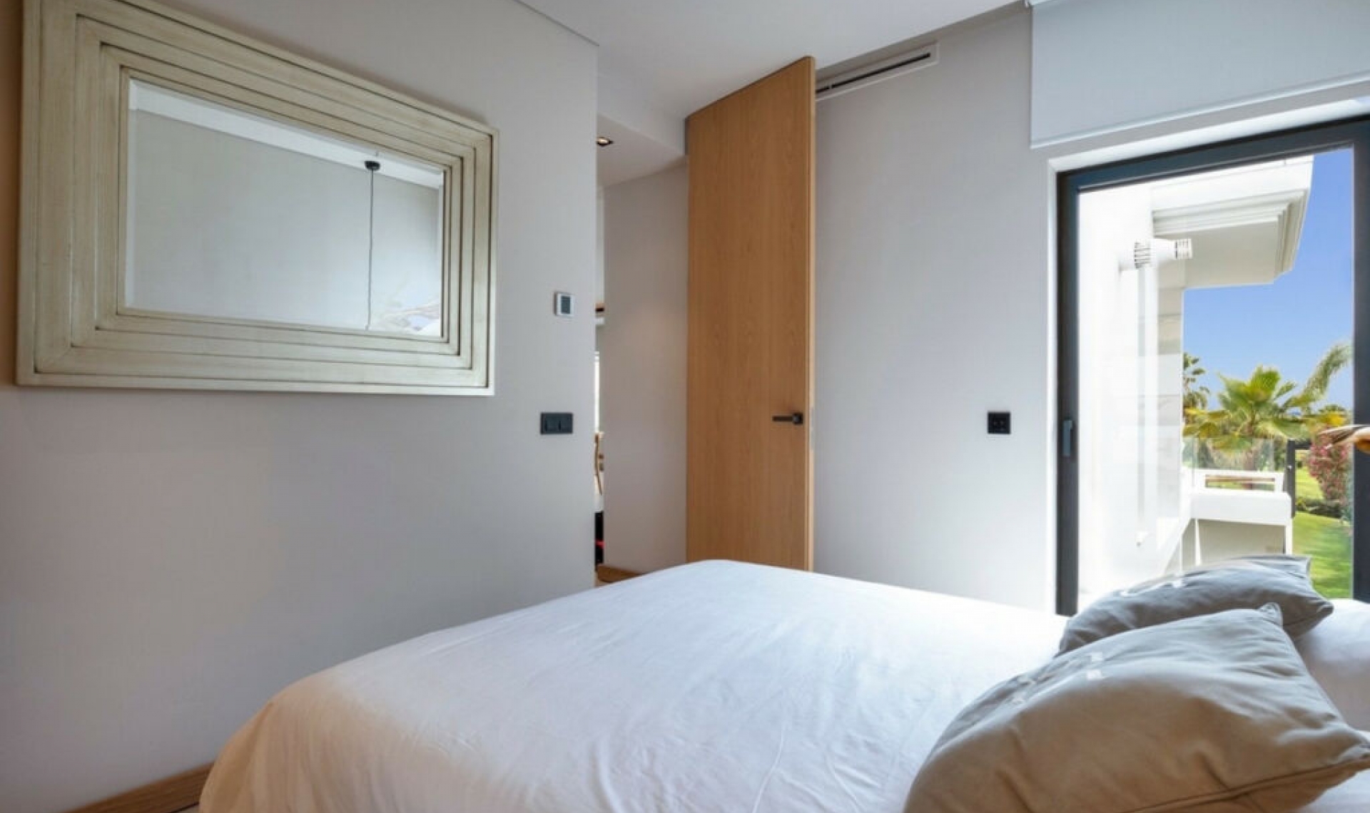 Resale - House -
Nueva Andalucía