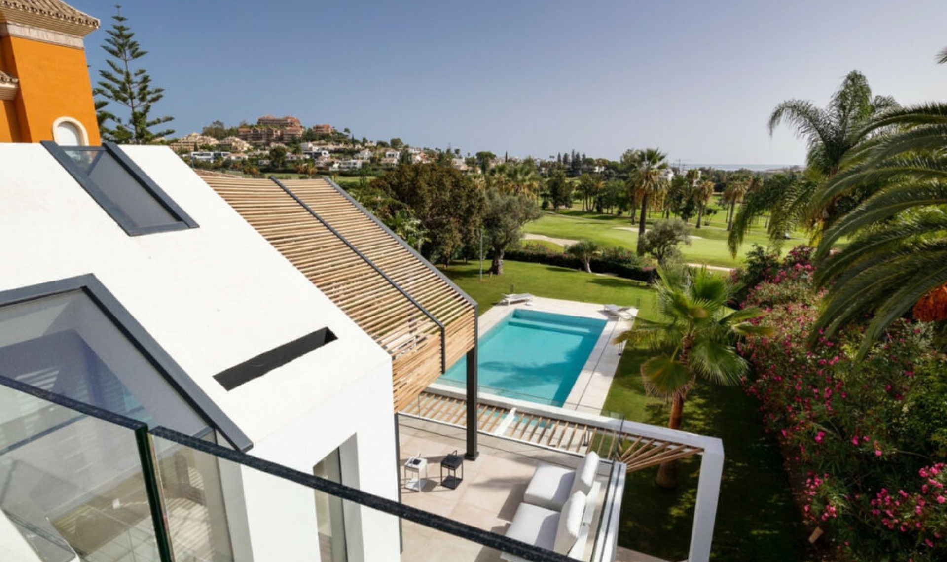 Resale - House -
Nueva Andalucía