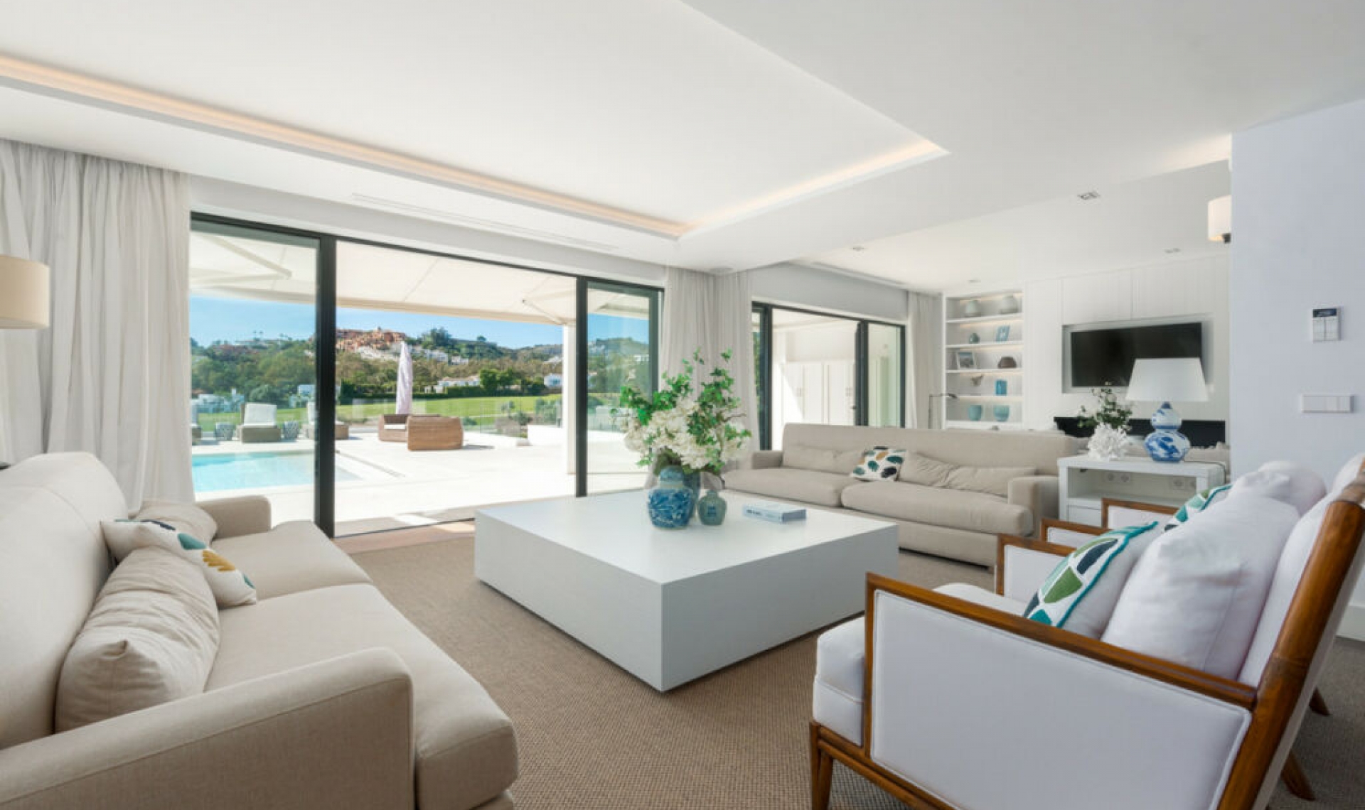 Resale - House -
Nueva Andalucía