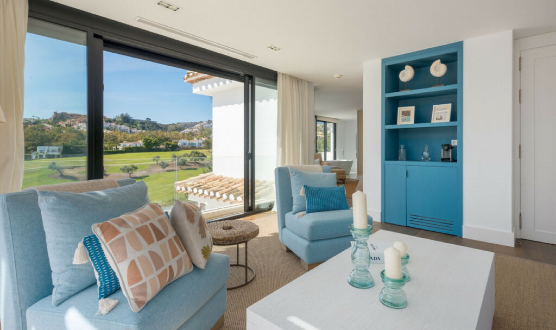 Resale - House -
Nueva Andalucía