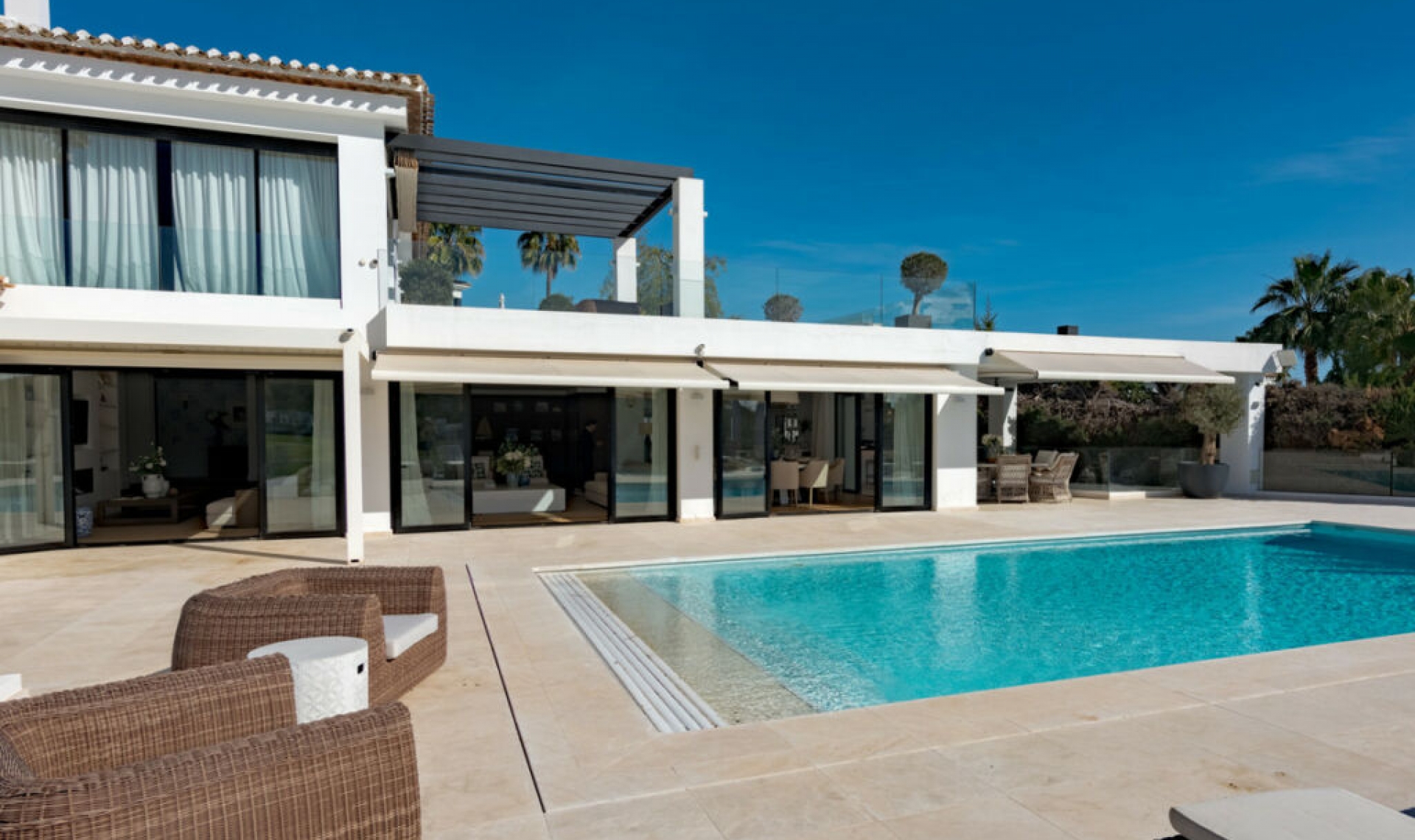 Resale - House -
Nueva Andalucía