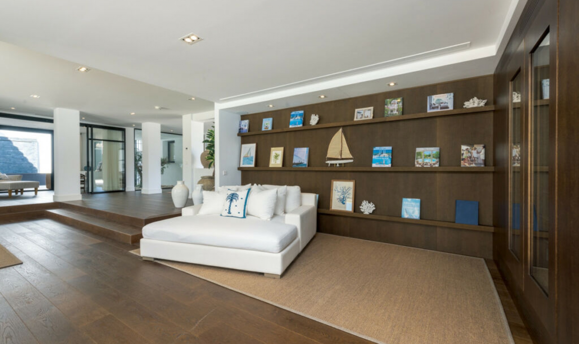 Resale - House -
Nueva Andalucía