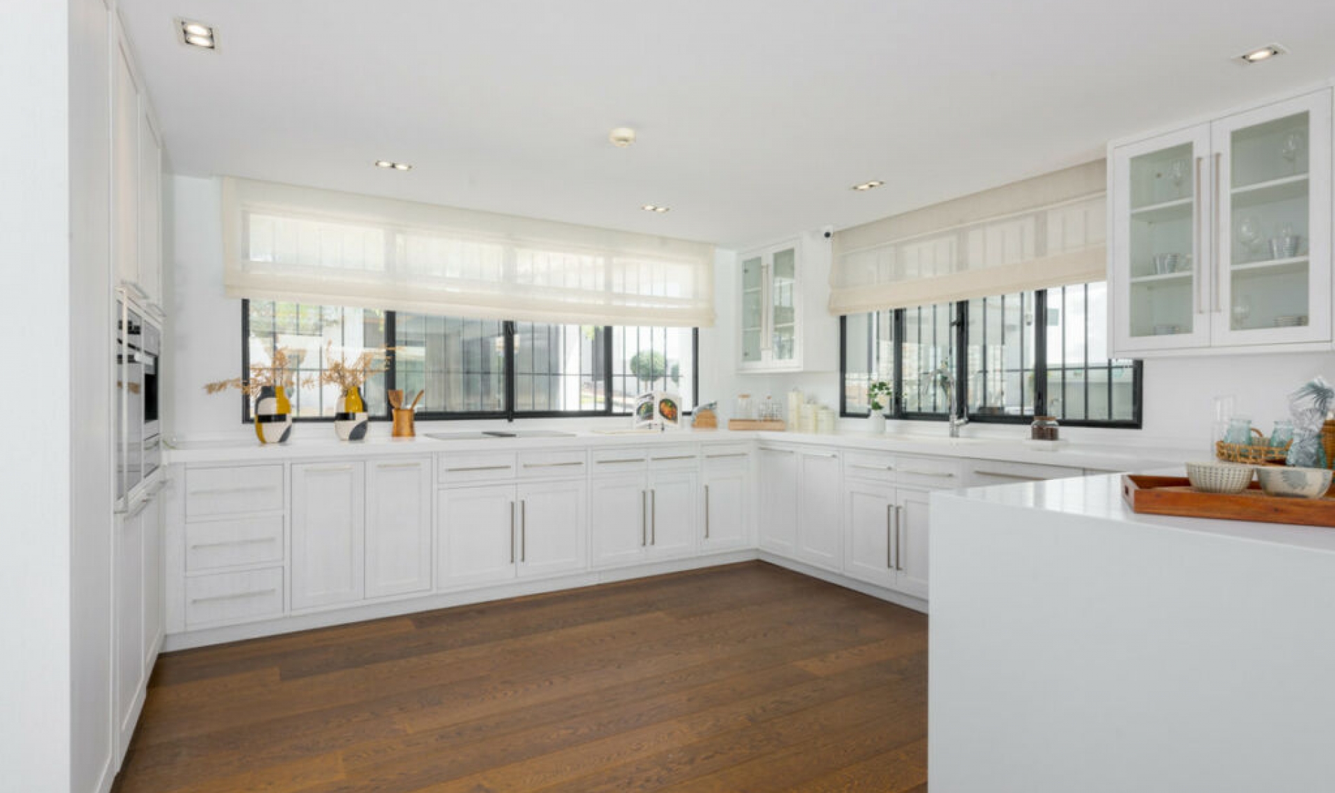 Resale - House -
Nueva Andalucía