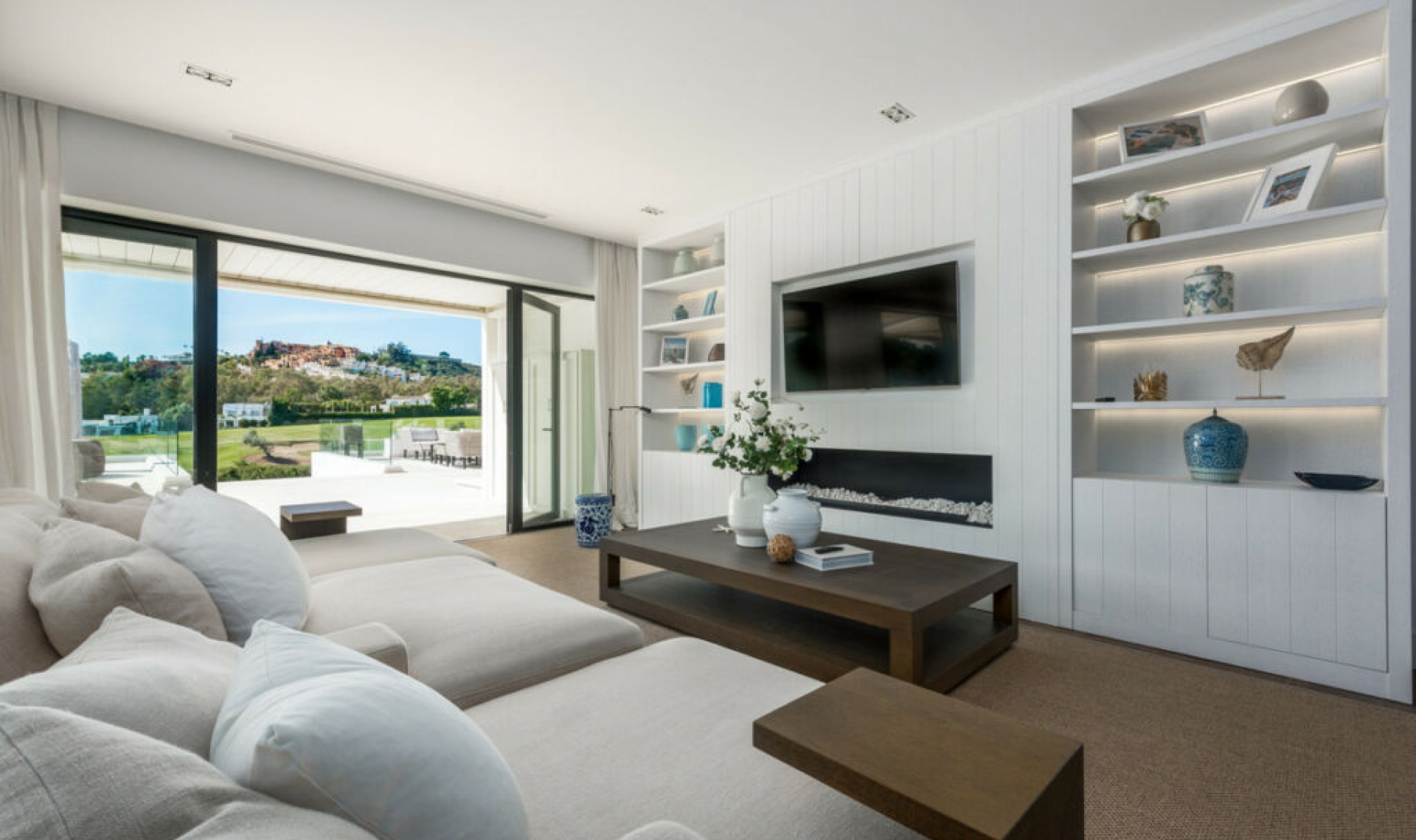 Resale - House -
Nueva Andalucía