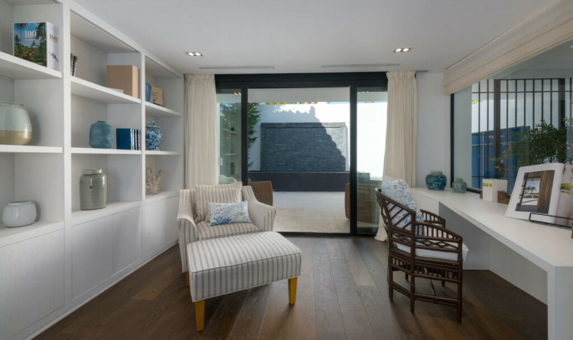 Resale - House -
Nueva Andalucía