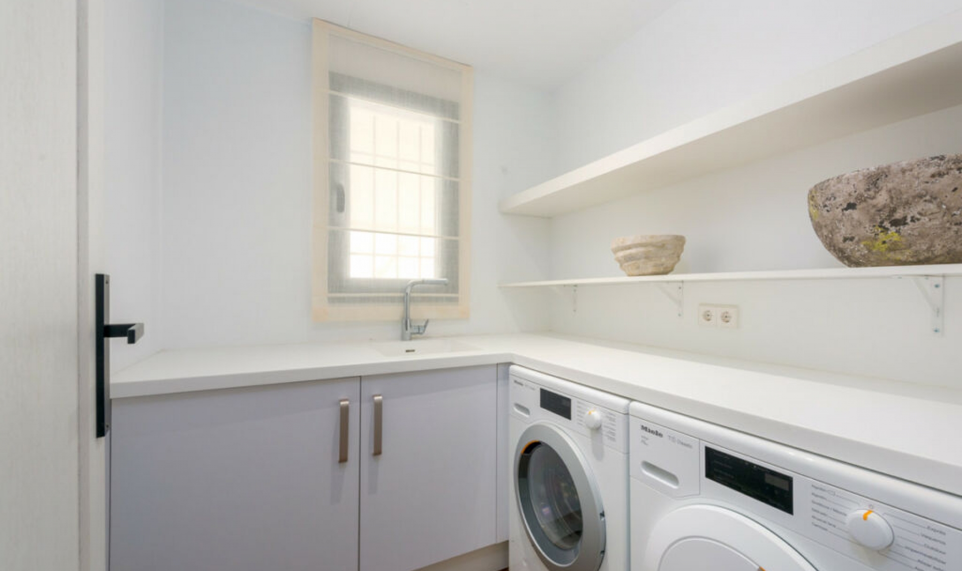 Resale - House -
Nueva Andalucía