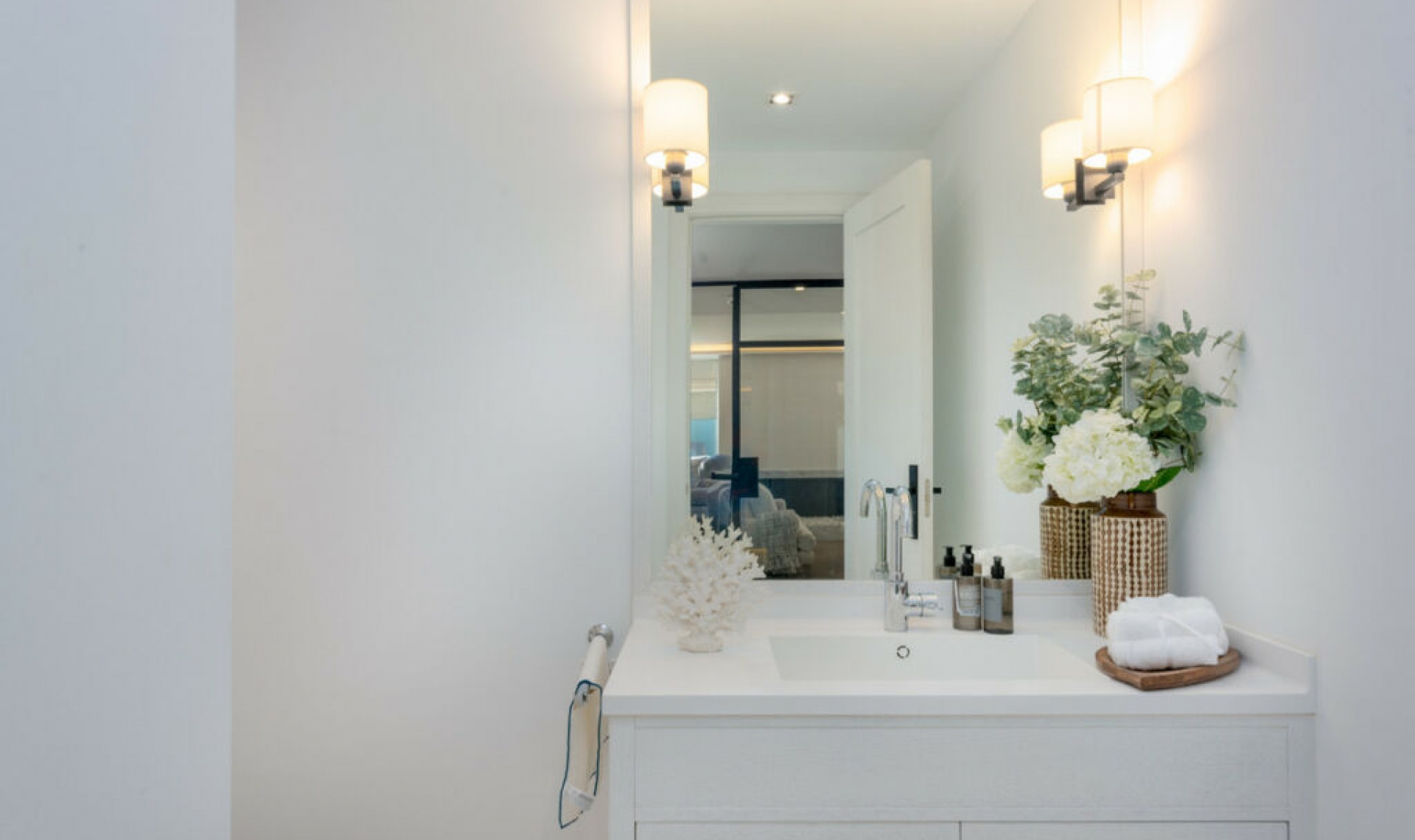 Resale - House -
Nueva Andalucía