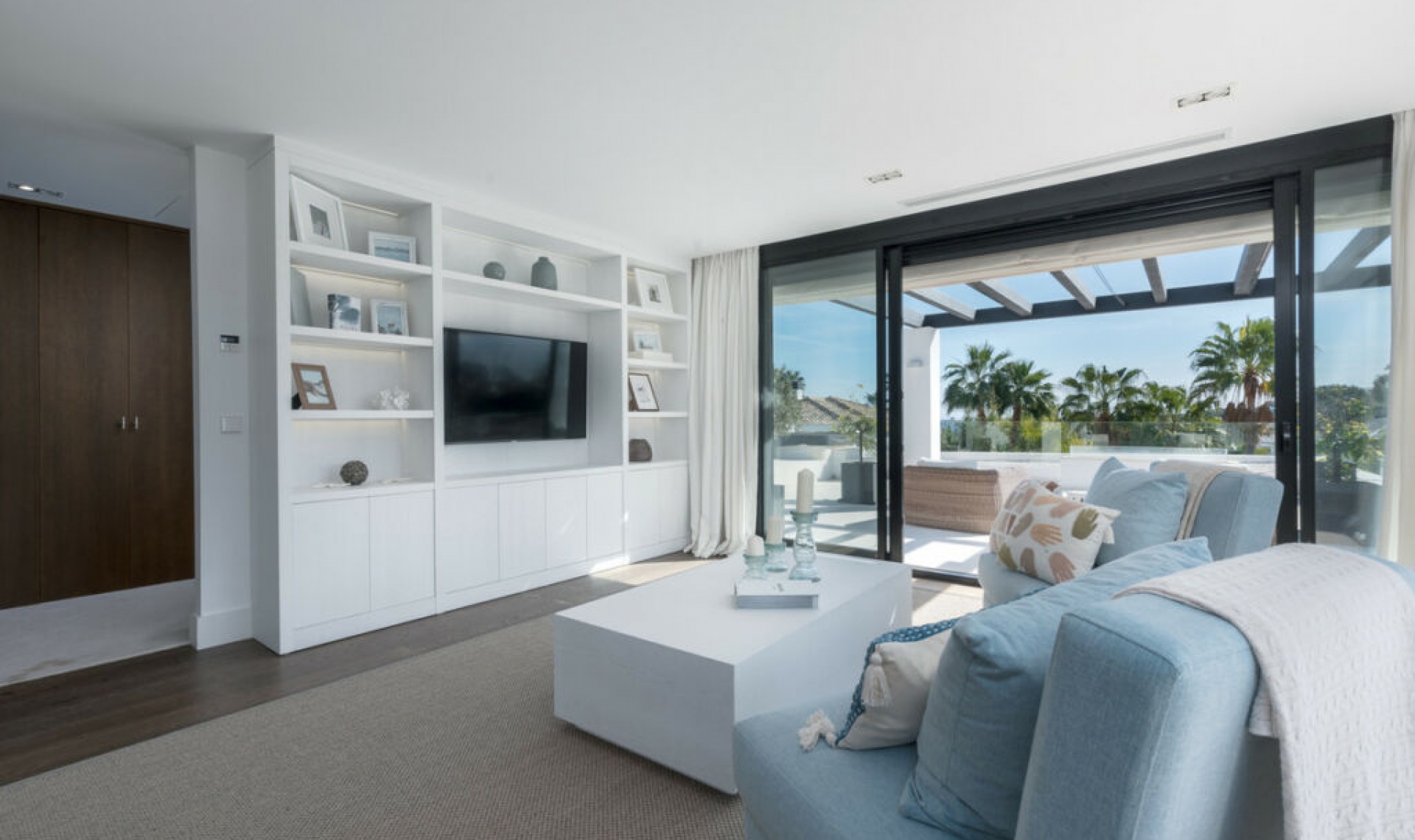 Resale - House -
Nueva Andalucía