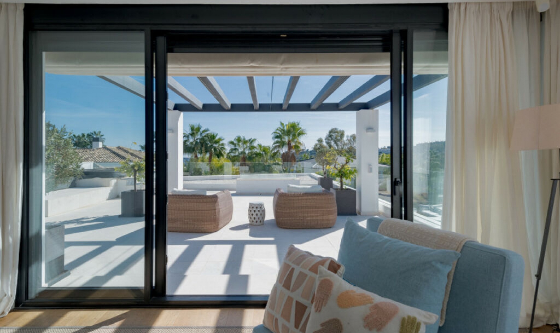 Resale - House -
Nueva Andalucía