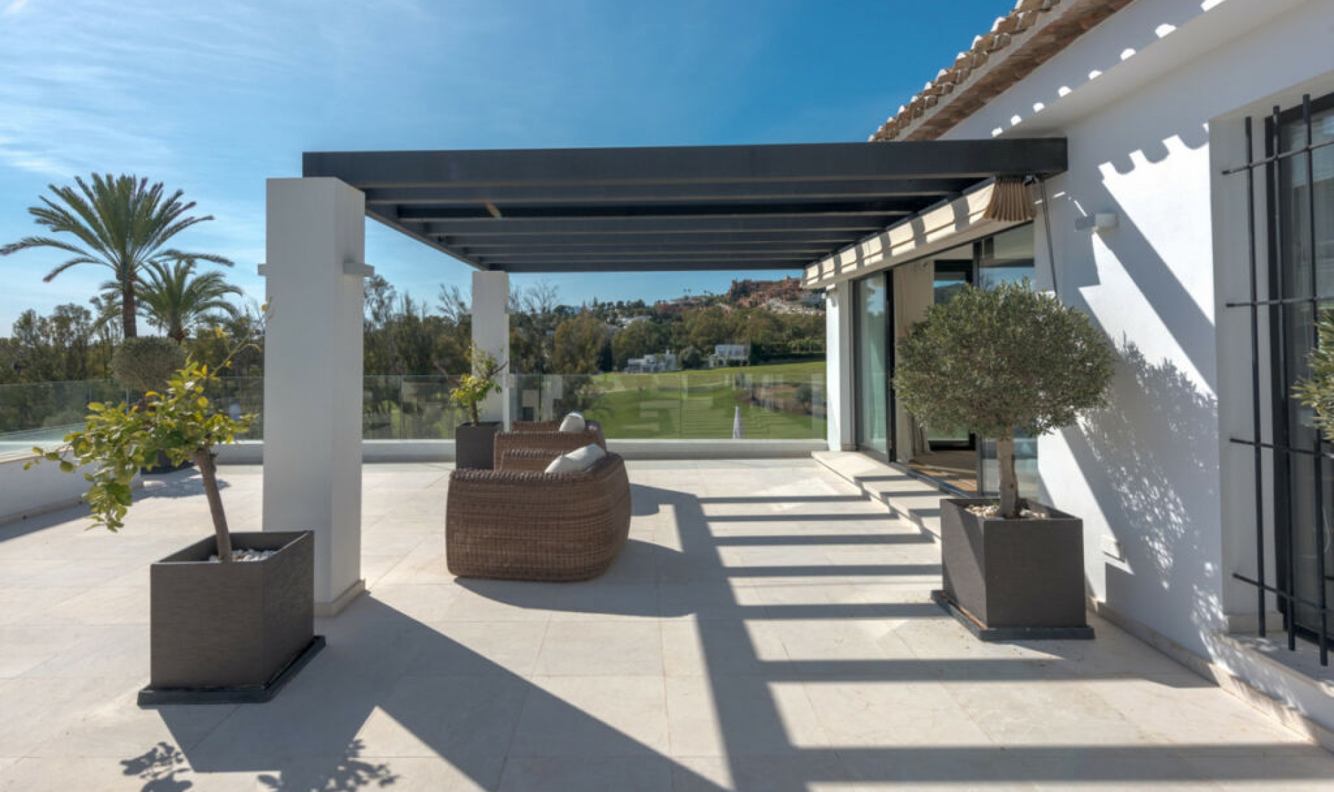 Resale - House -
Nueva Andalucía