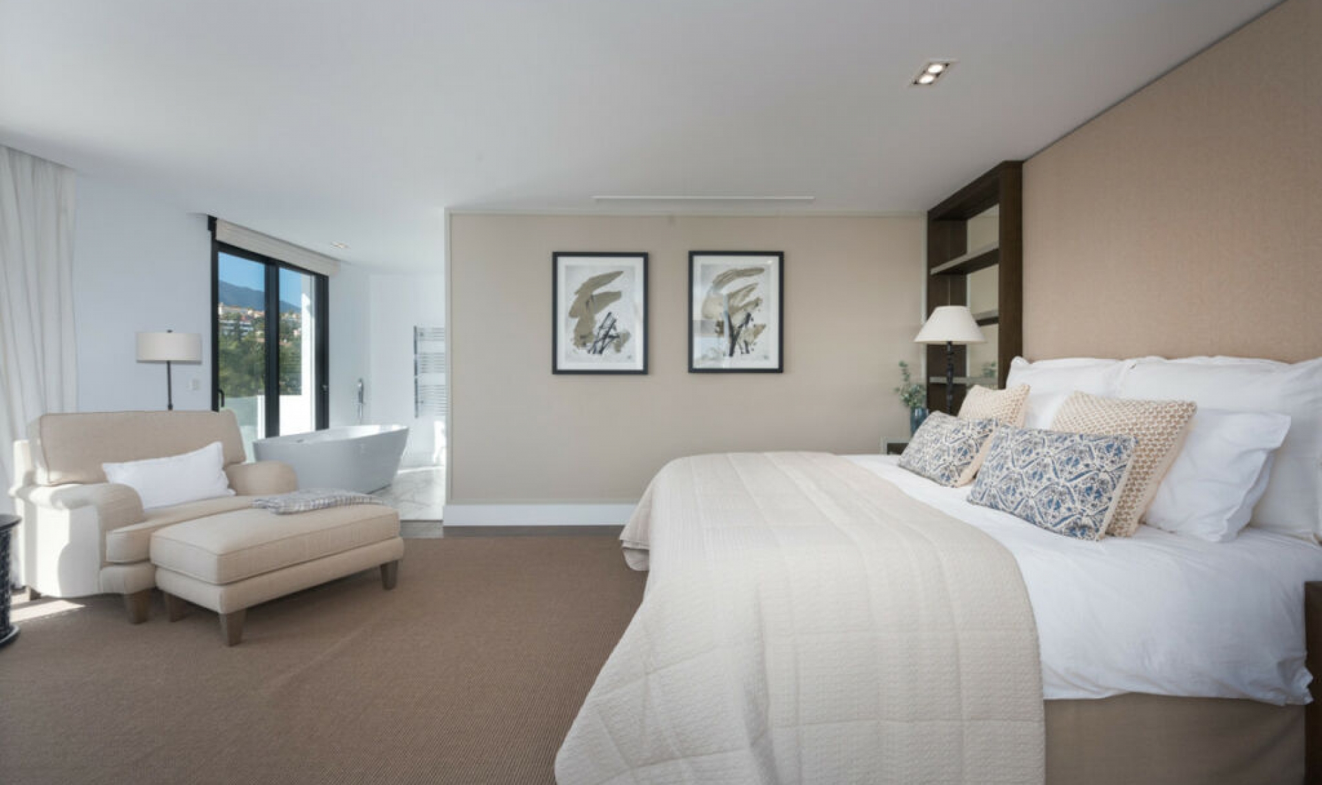 Resale - House -
Nueva Andalucía