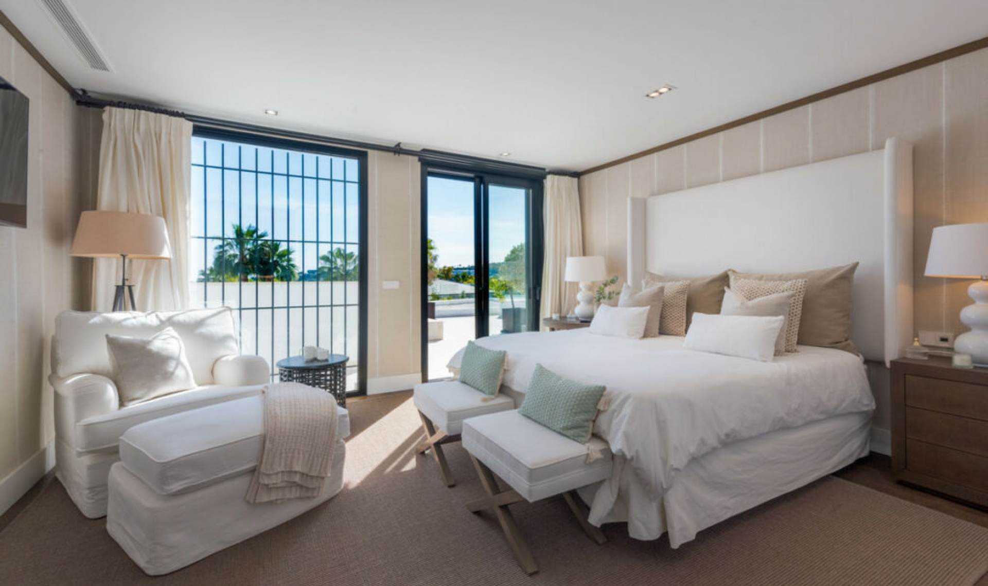 Resale - House -
Nueva Andalucía