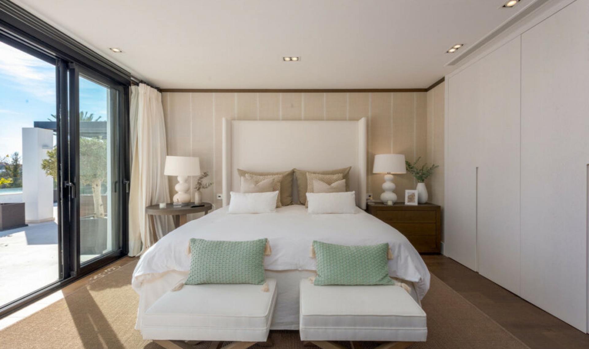 Resale - House -
Nueva Andalucía