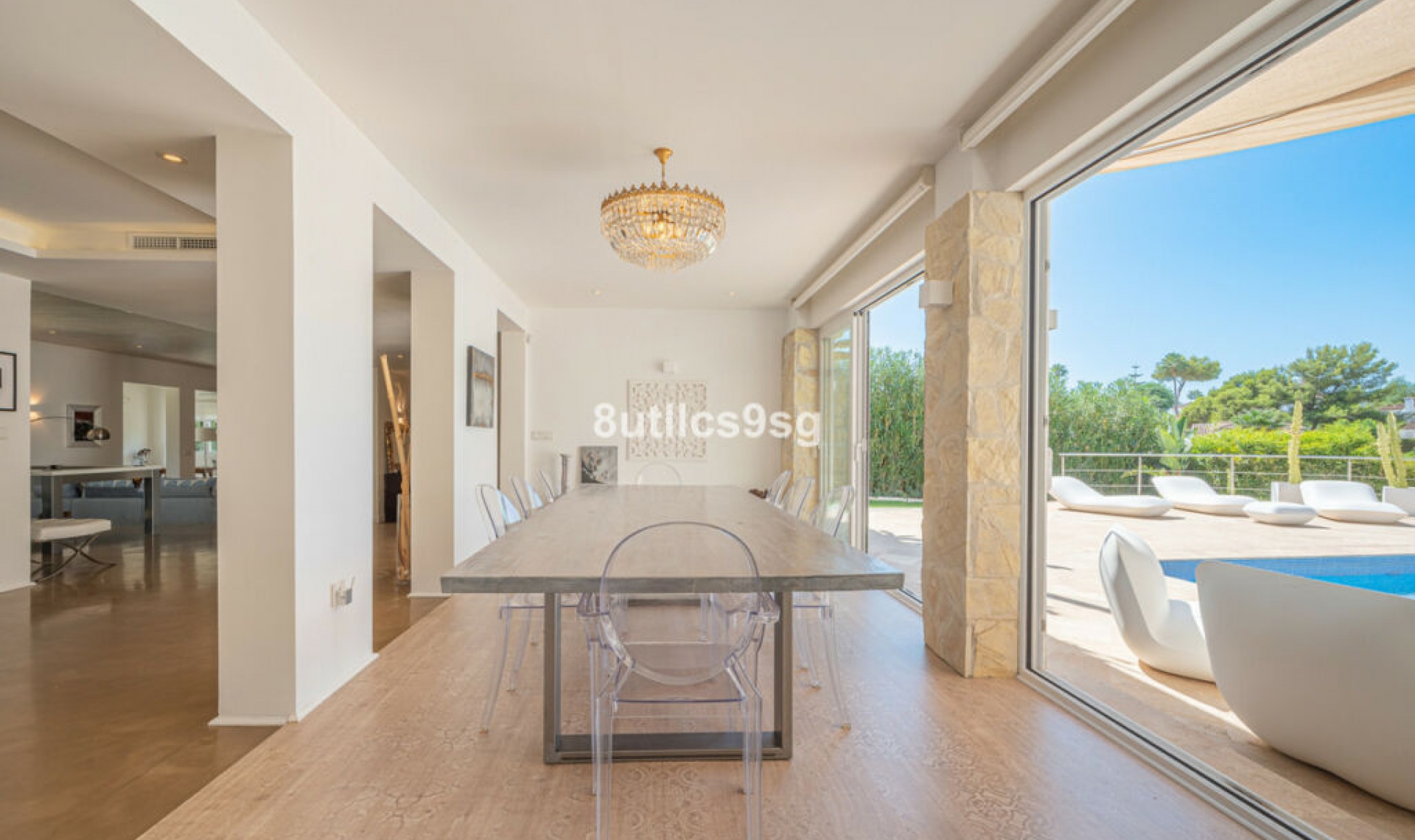 Resale - House -
Nueva Andalucía