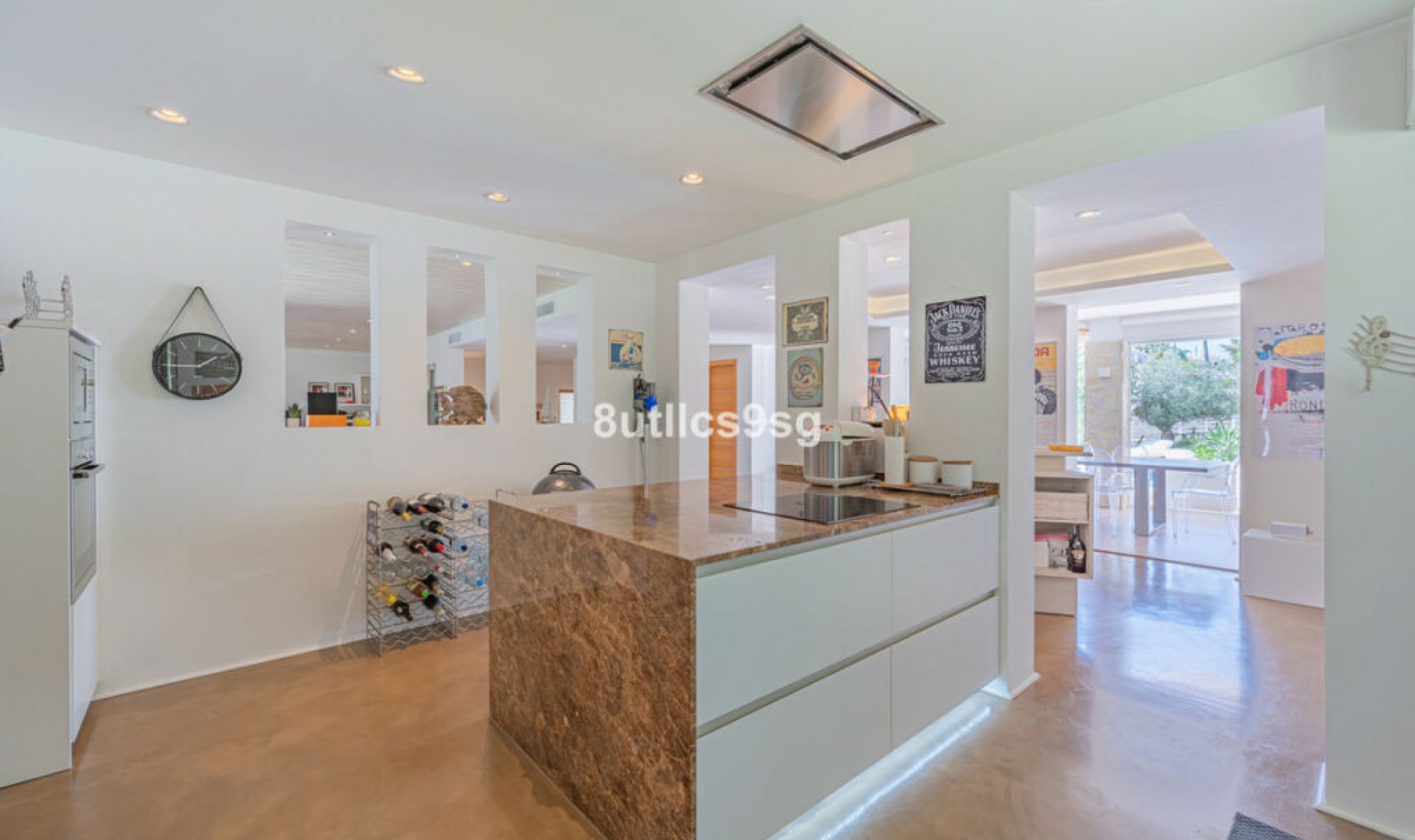 Resale - House -
Nueva Andalucía