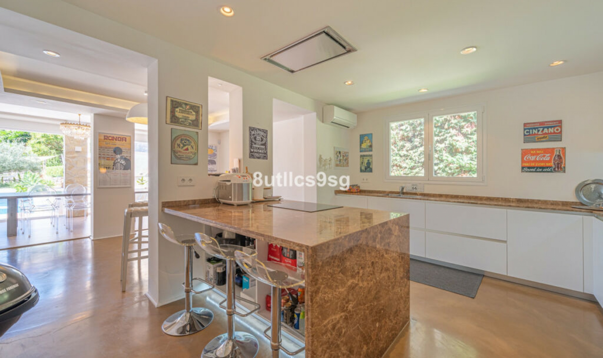 Resale - House -
Nueva Andalucía