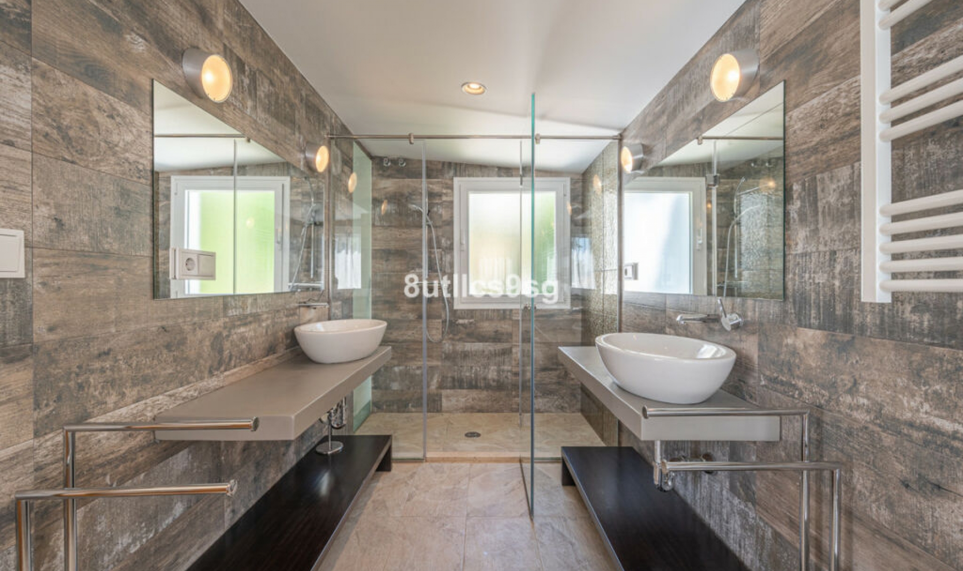 Resale - House -
Nueva Andalucía