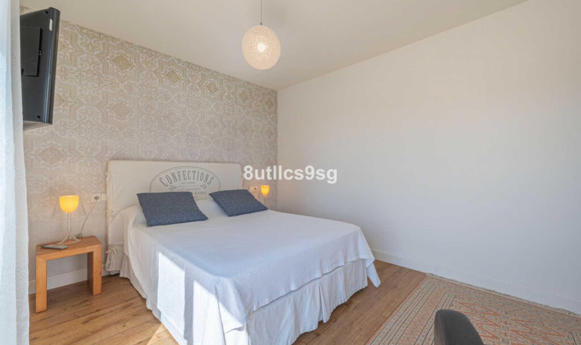 Resale - House -
Nueva Andalucía